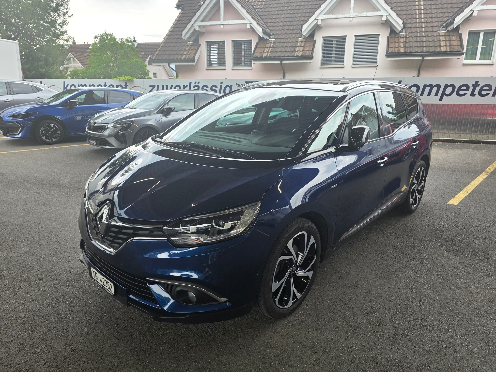 RENAULT Scenic — zdjęcie 1