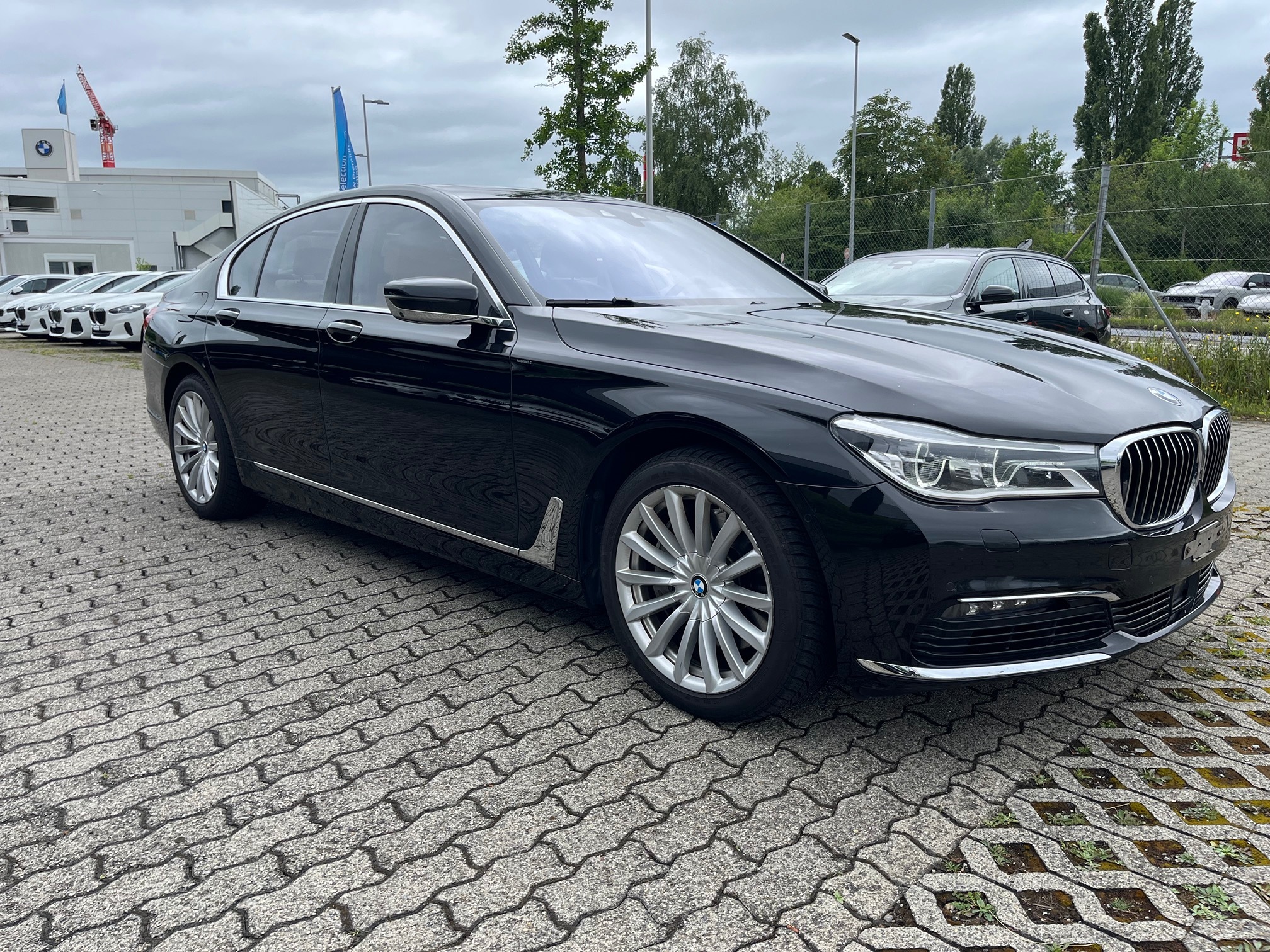 BMW 750i xDrive — zdjęcie 7