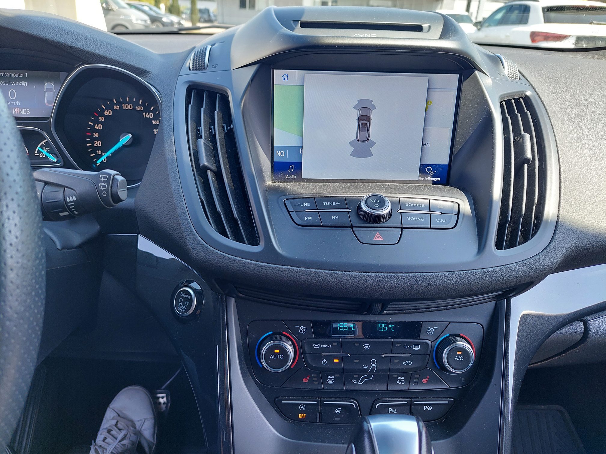 FORD Kuga 2.0 TDCi 4x4 — zdjęcie 12