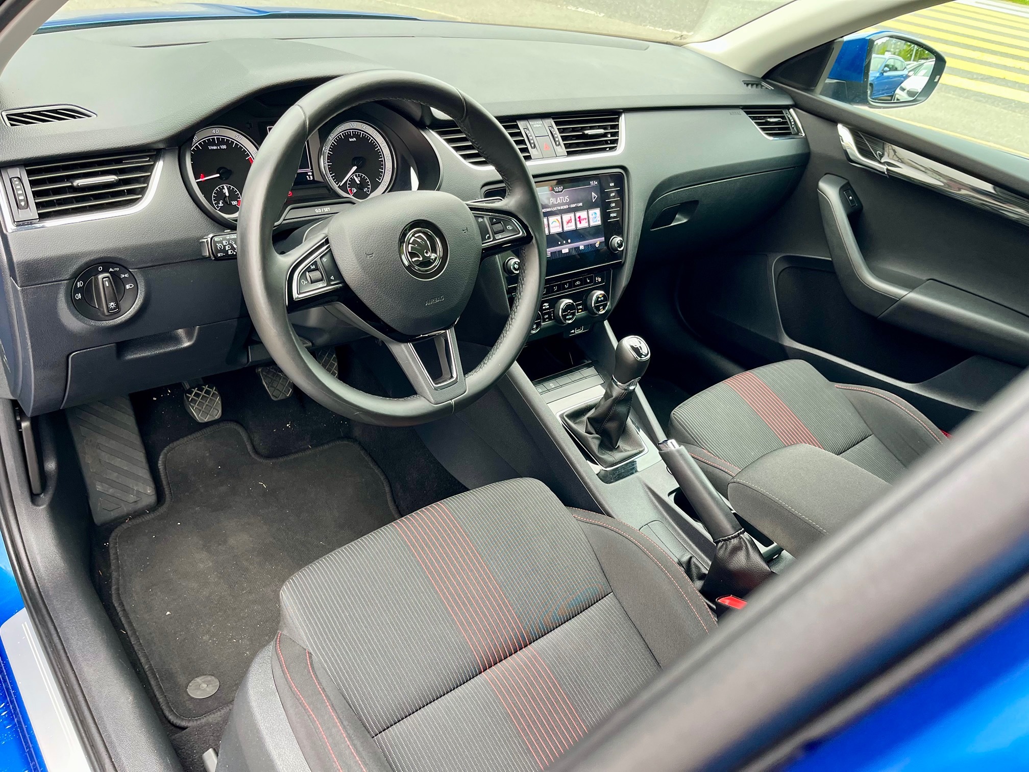 SKODA Octavia C 1.5TSI 150PS  6 Gang( MFK 10.2025) — zdjęcie 10