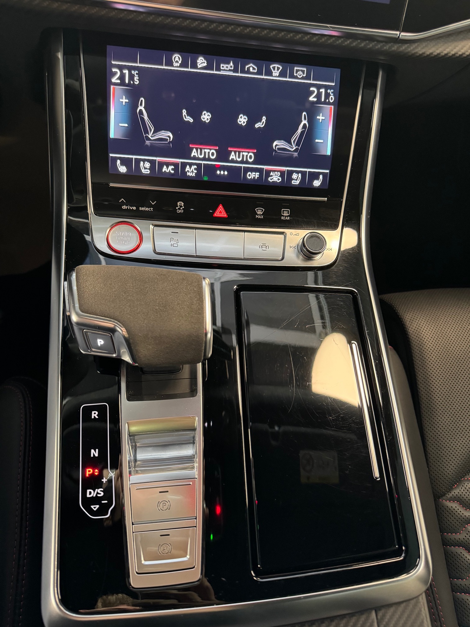 AUDI RS Q8 — zdjęcie 15
