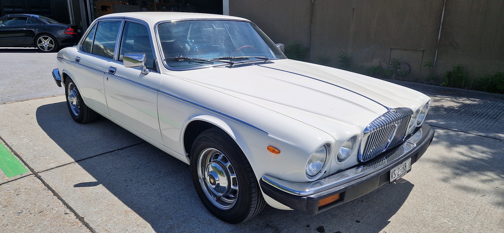 DAIMLER Double SIX Vanden Plass — zdjęcie 5