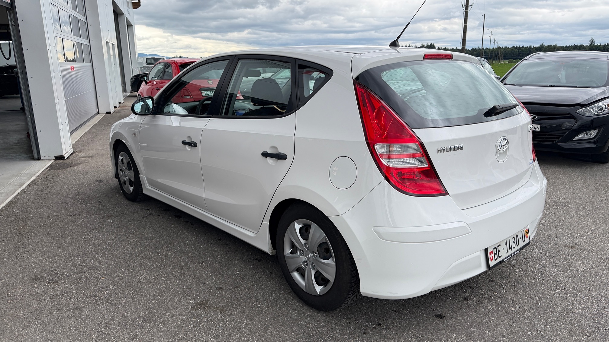 HYUNDAI i30 1.4 — zdjęcie 4