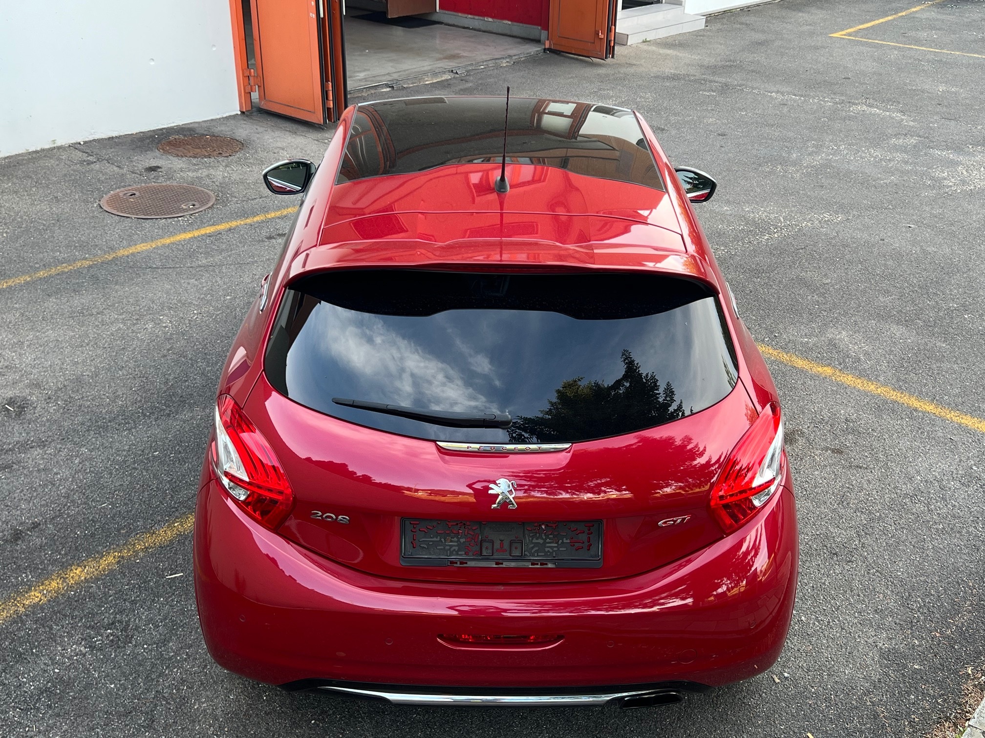 PEUGEOT 208 1.6 GTI Turbo — zdjęcie 8