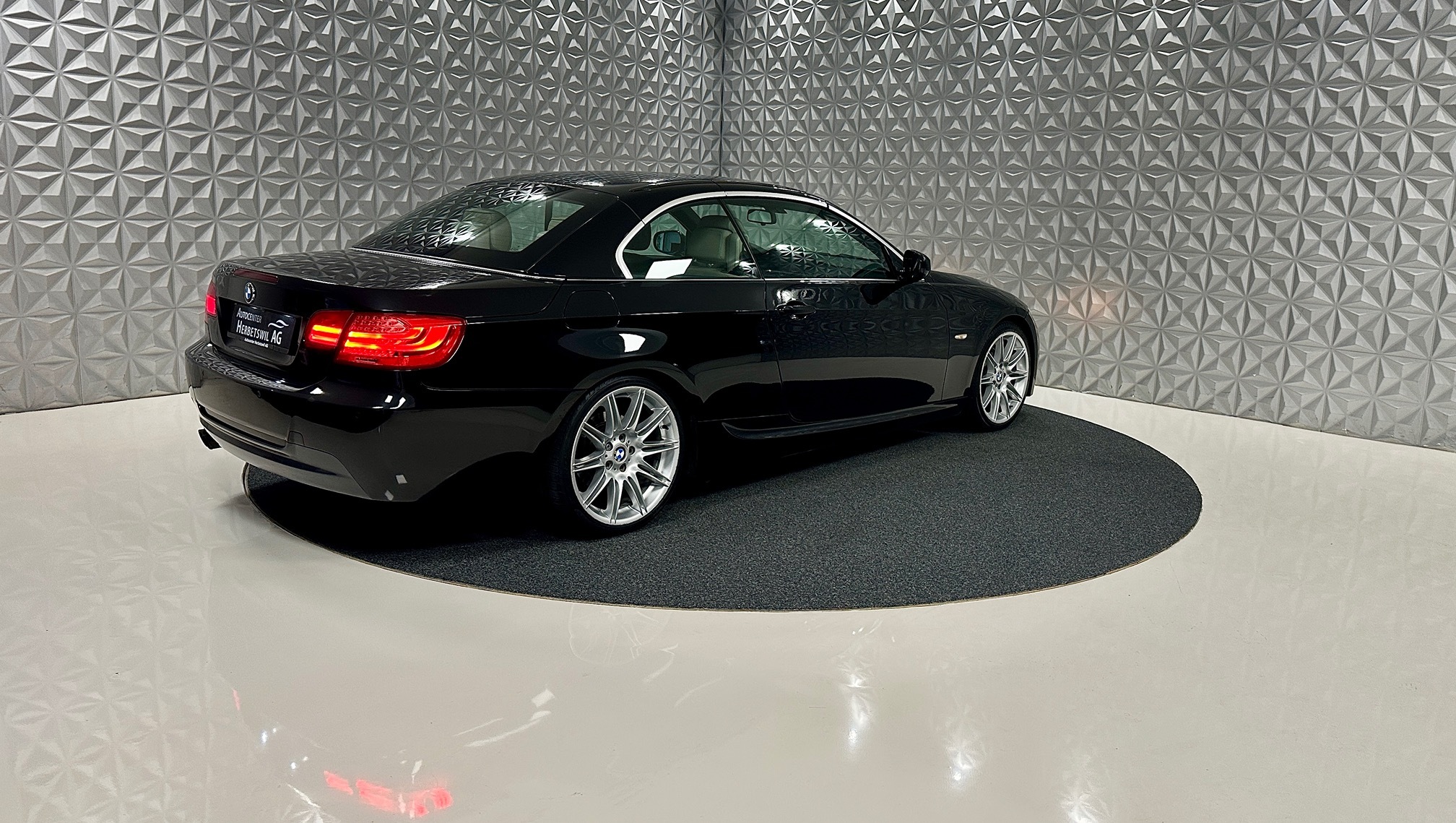 BMW 325i Cabrio — zdjęcie 6