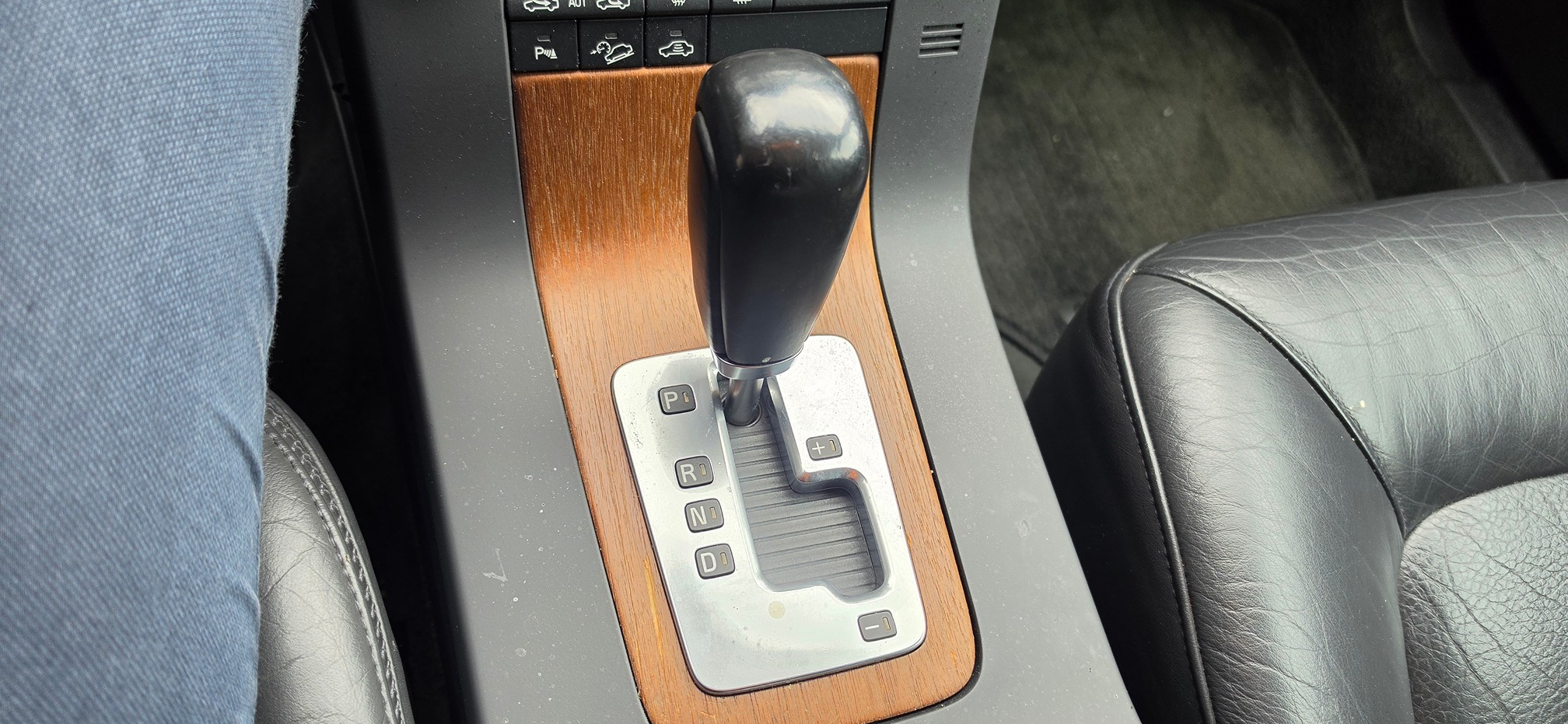 VOLVO XC70 D5 AWD — zdjęcie 9