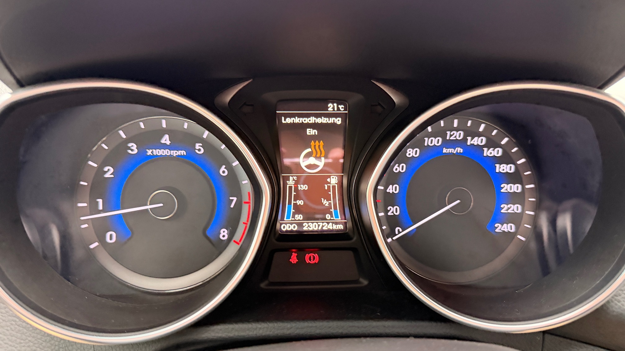HYUNDAI i30 1.6 GDI — zdjęcie 14