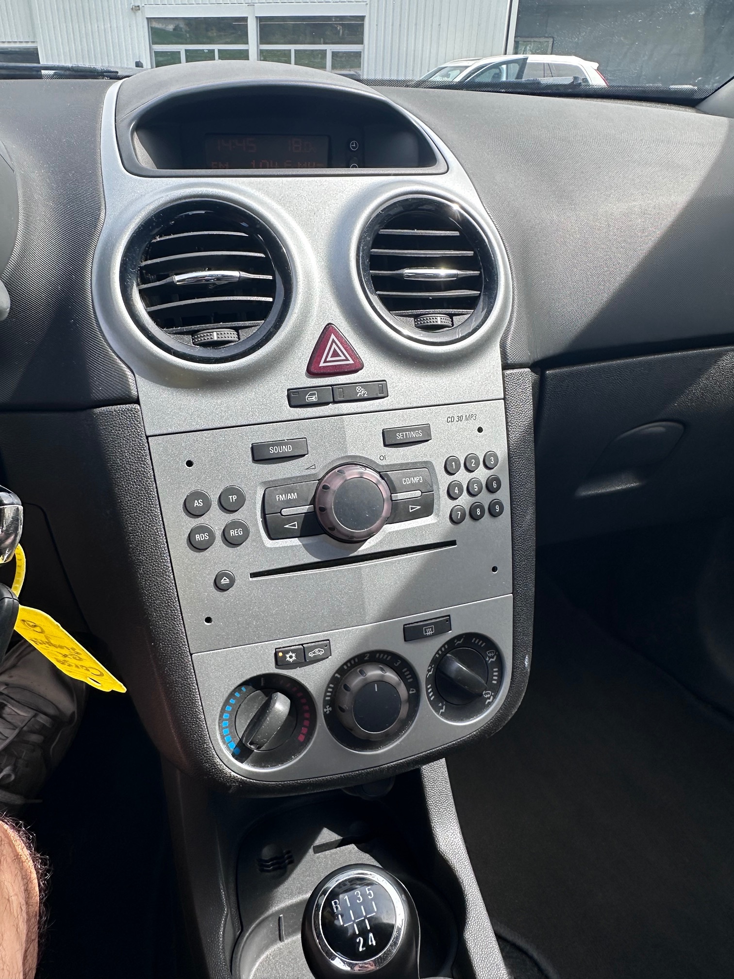 OPEL Corsa D 14 — zdjęcie 4
