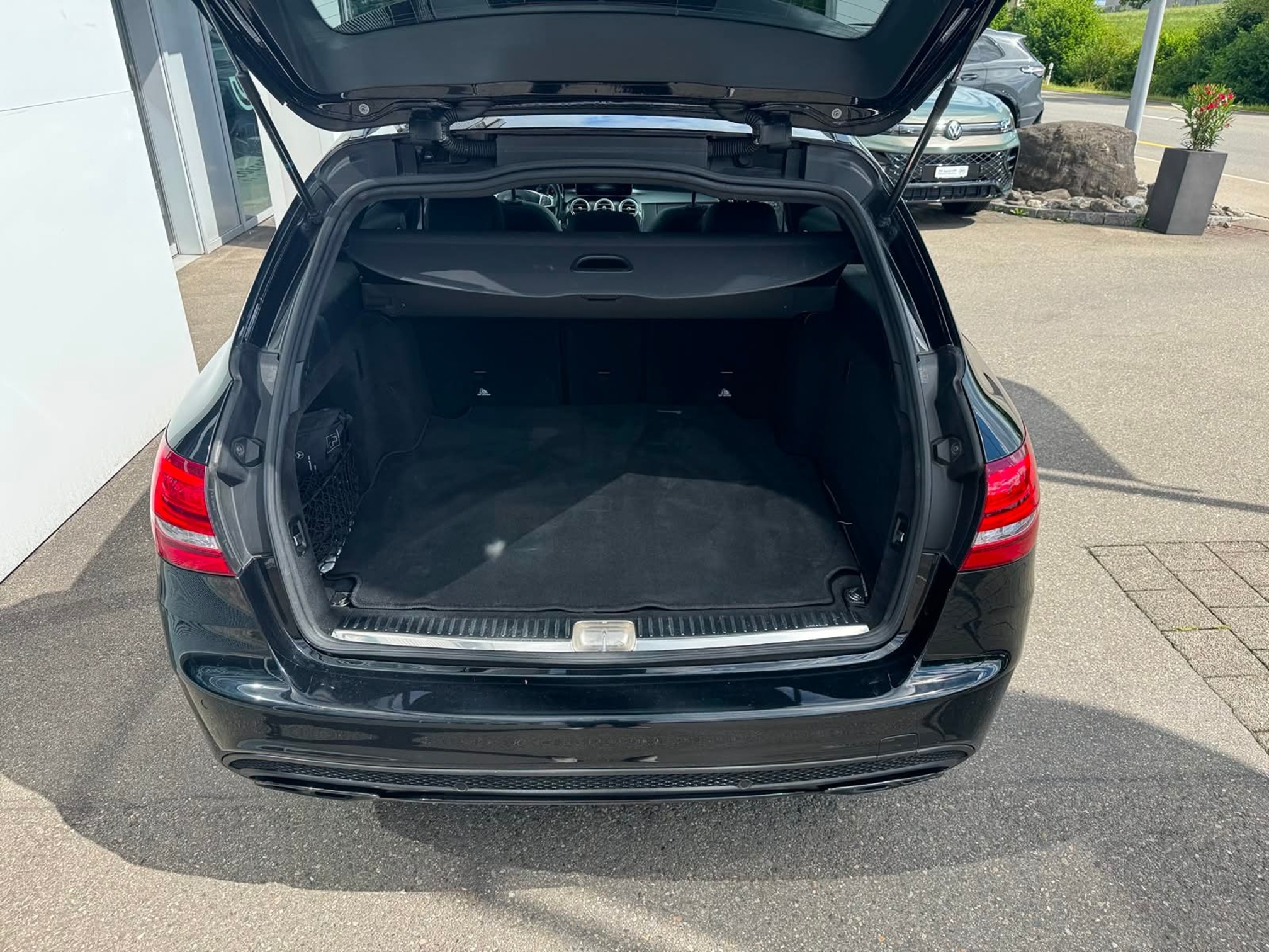 MERCEDES-BENZ AMG C 43 — zdjęcie 11