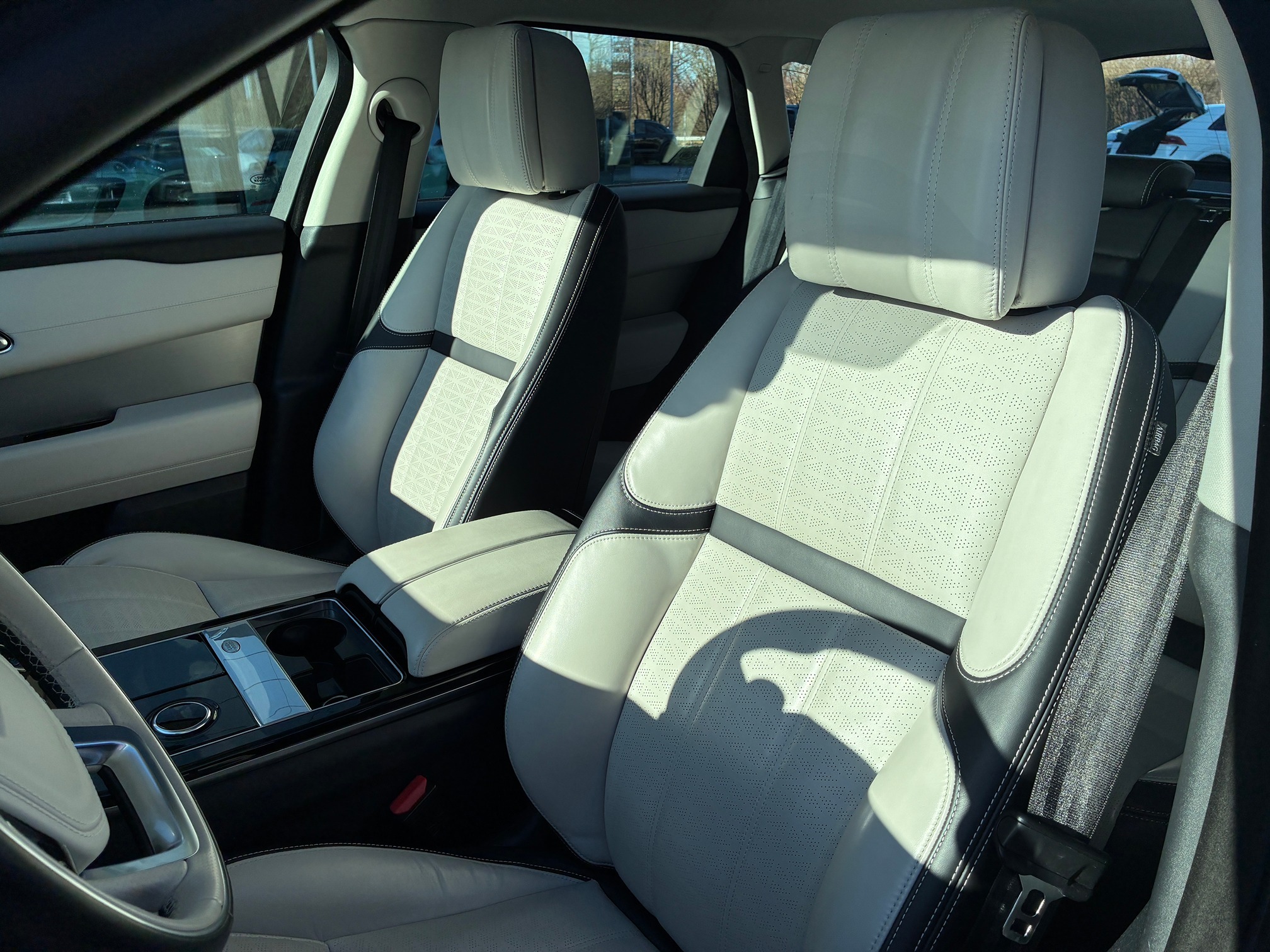 LAND ROVER RR Velar P300 R-Dynamic HSE — zdjęcie 13