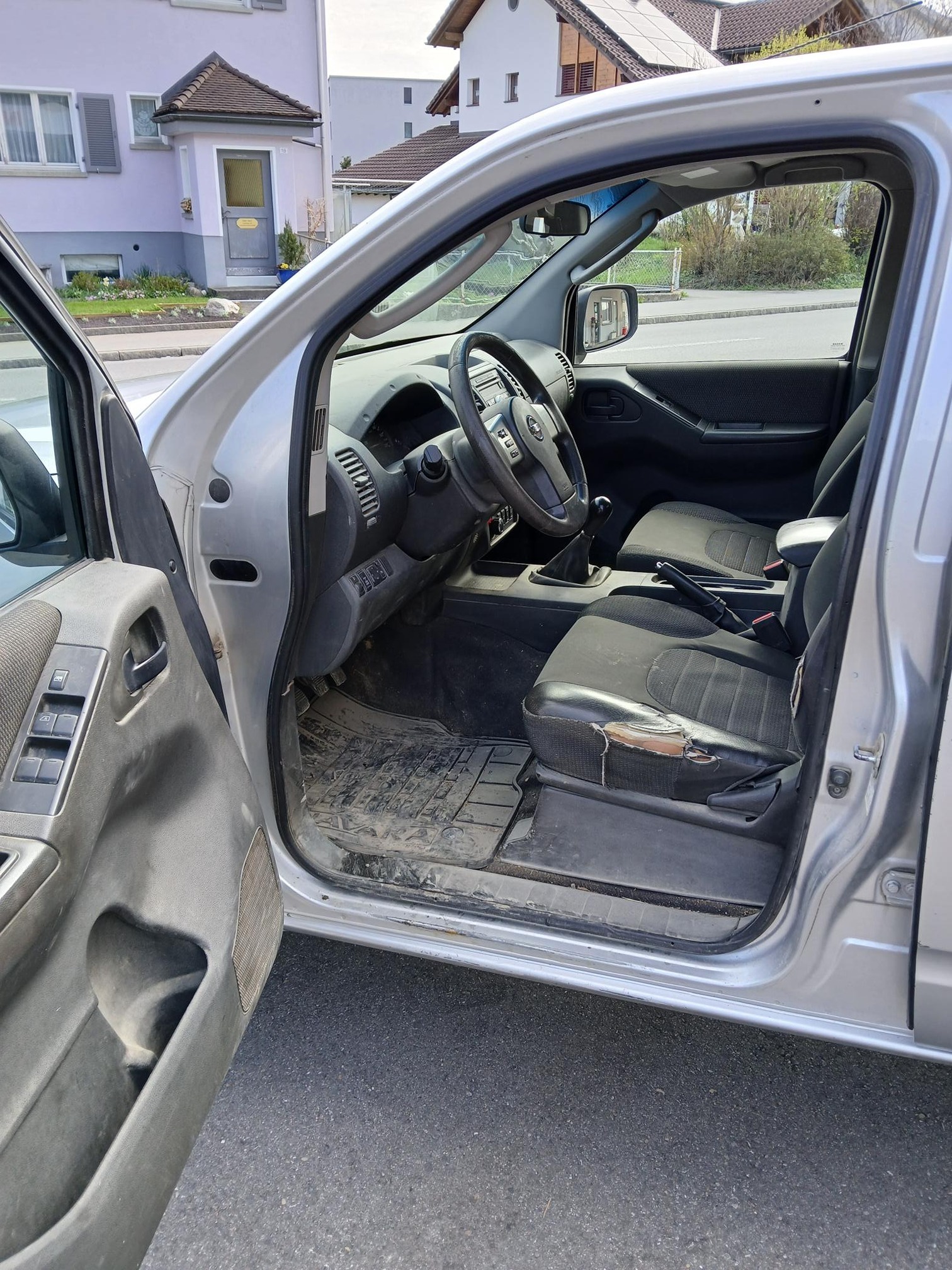 NISSAN Navara DC 4WD MT — zdjęcie 15