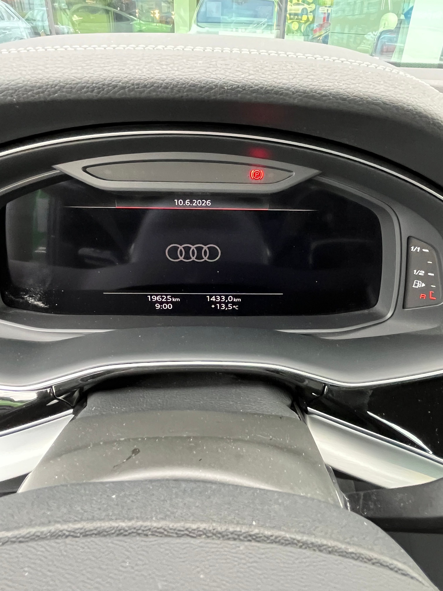 AUDI SQ7 — zdjęcie 13