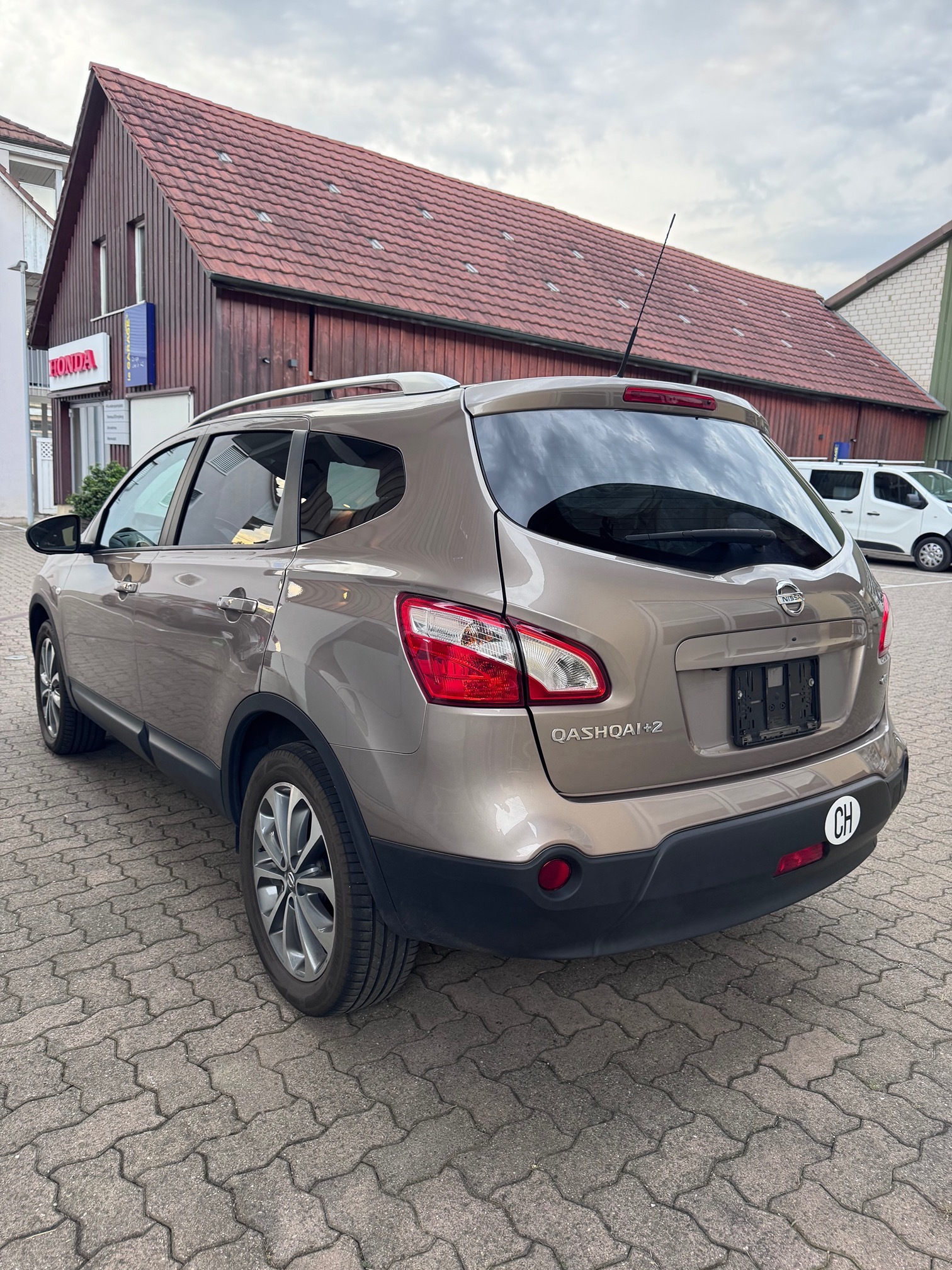 NISSAN Qashqai+2 4x4 — zdjęcie 7