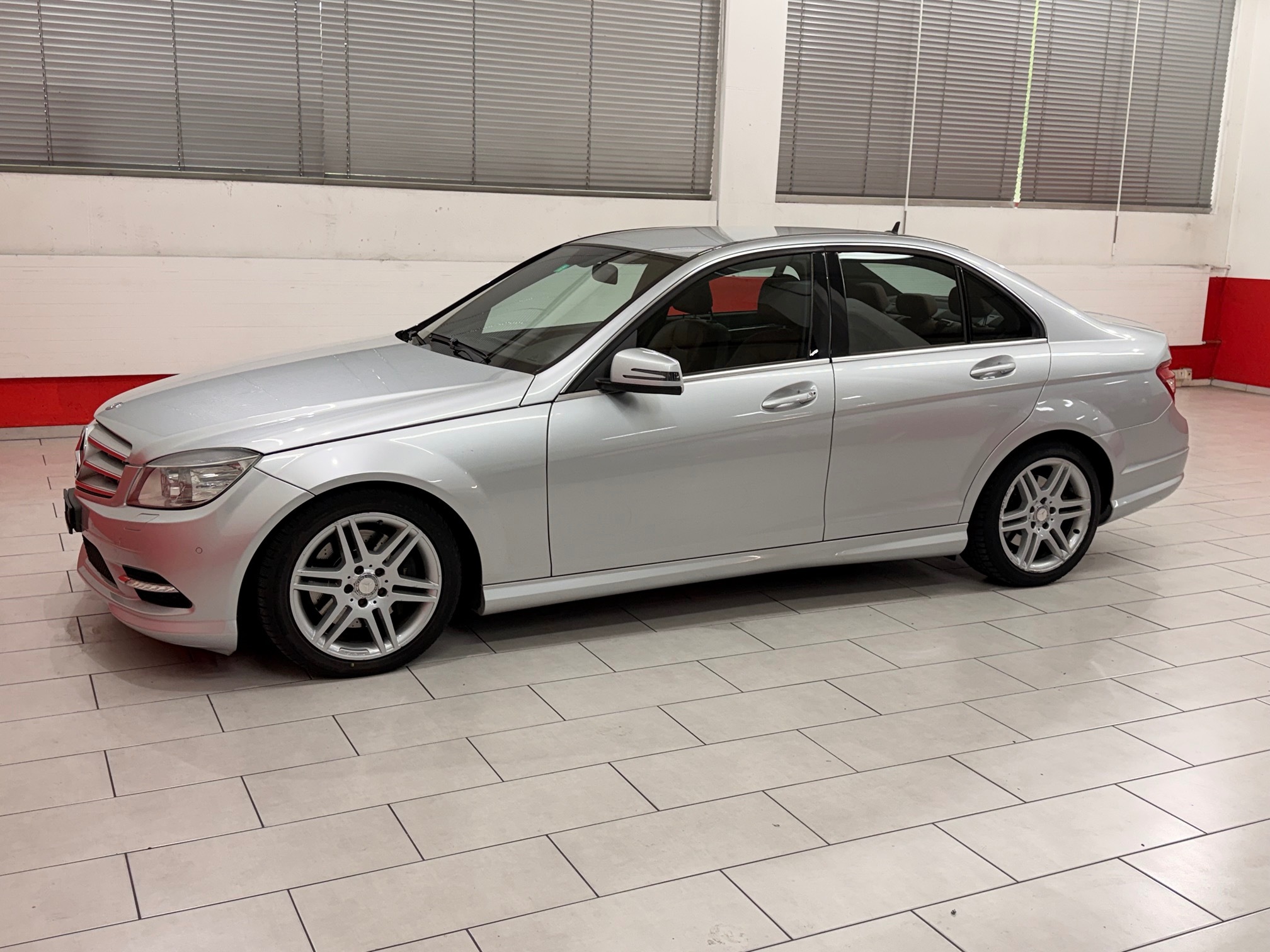 MERCEDES-BENZ C 350 4-m — zdjęcie 2