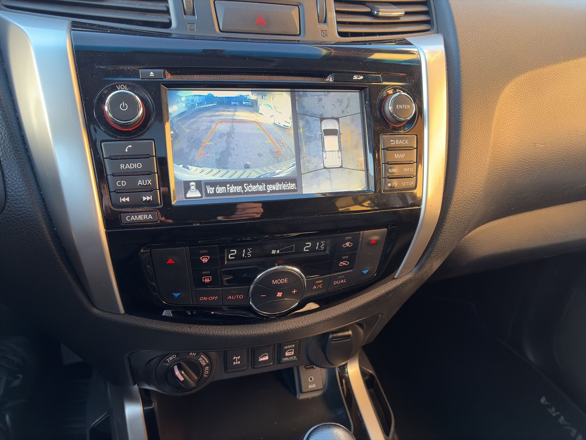 NISSAN NP300 Navara DC — zdjęcie 14