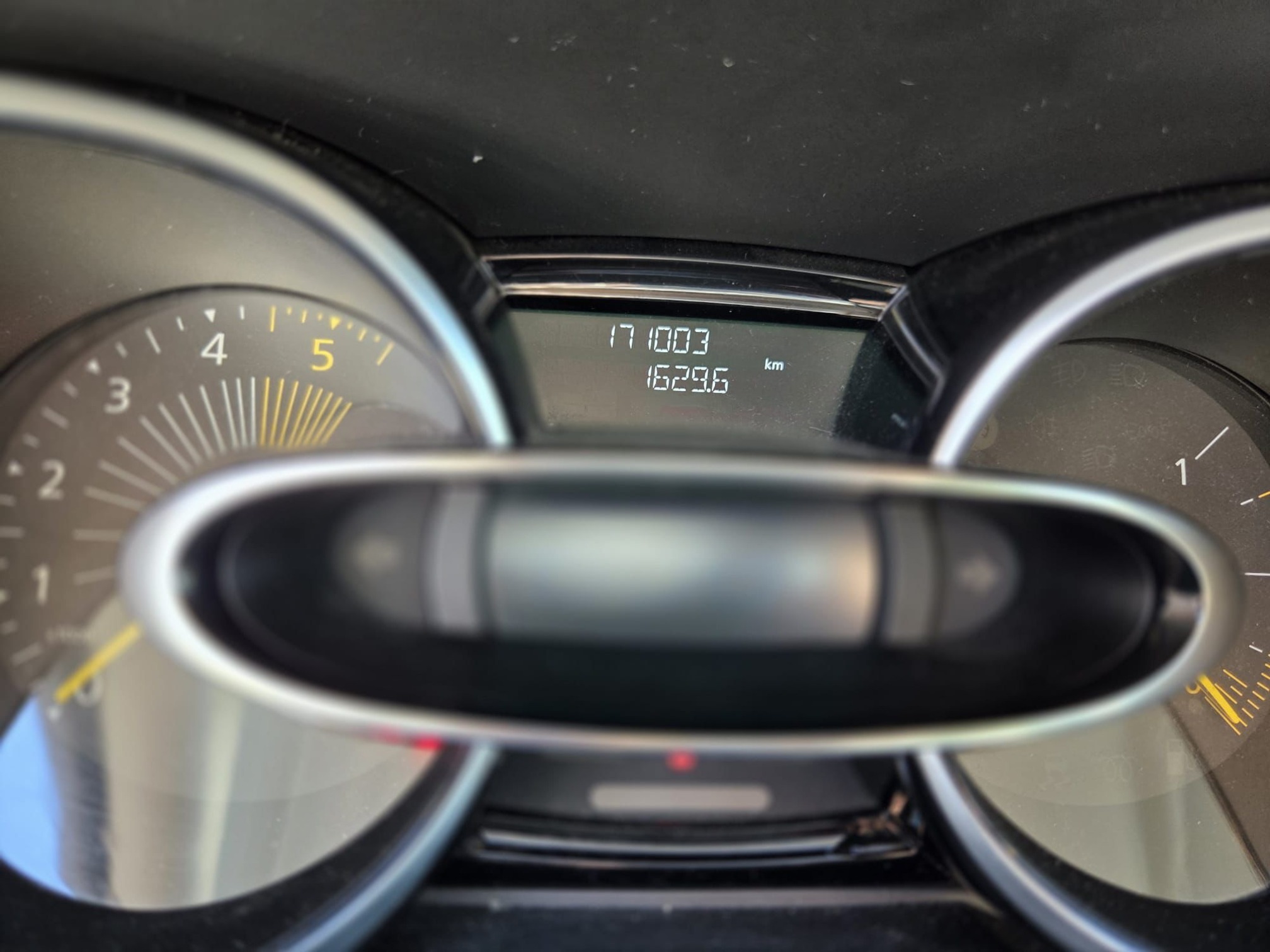 RENAULT Clio 1.5dCi 90 — zdjęcie 8