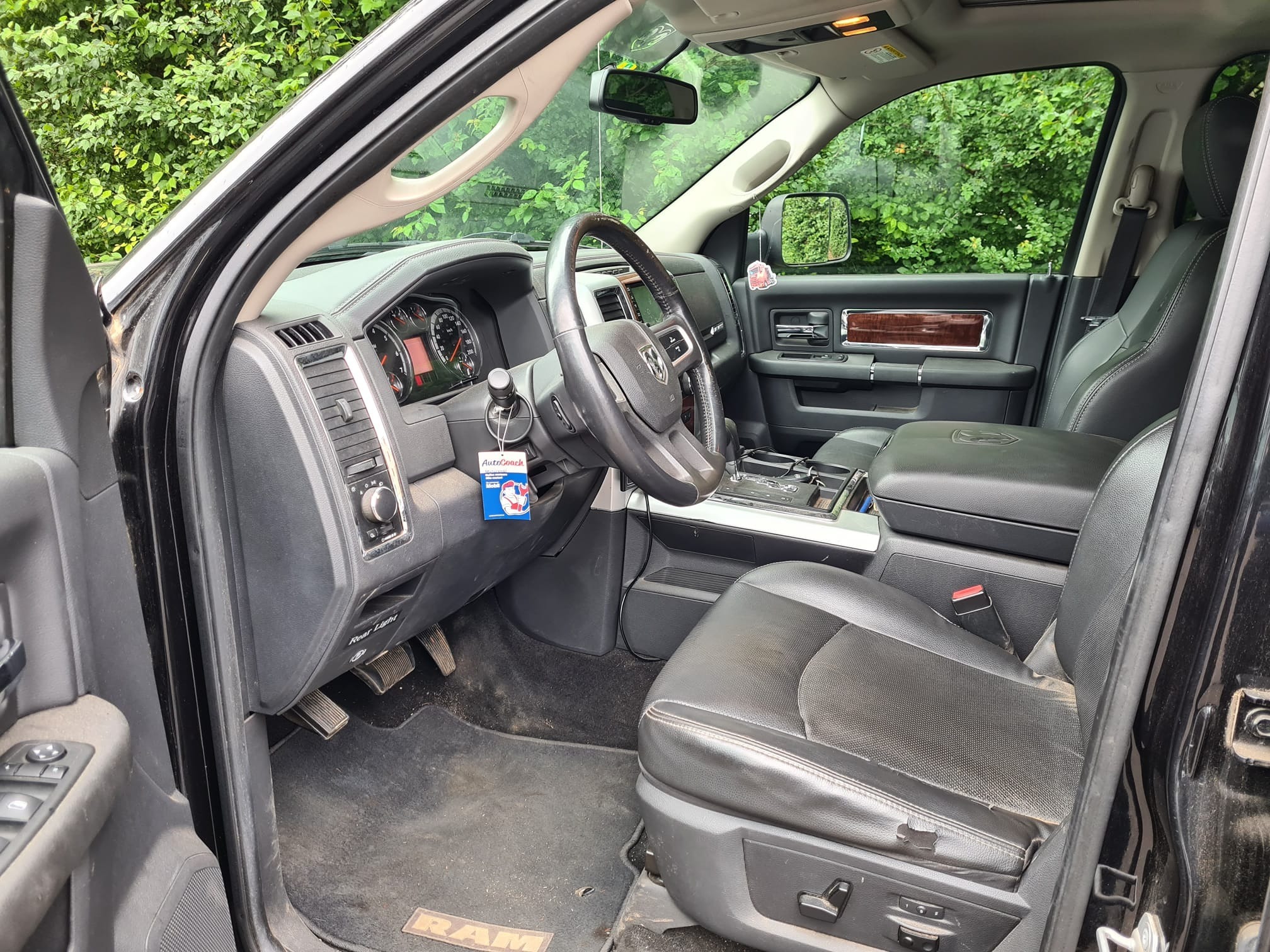 DODGE Ram 1500 Pick-up 5.7i-V8 Hemi 401 PS Laramie 4x4 AWD 8-Gang Automat — zdjęcie 6
