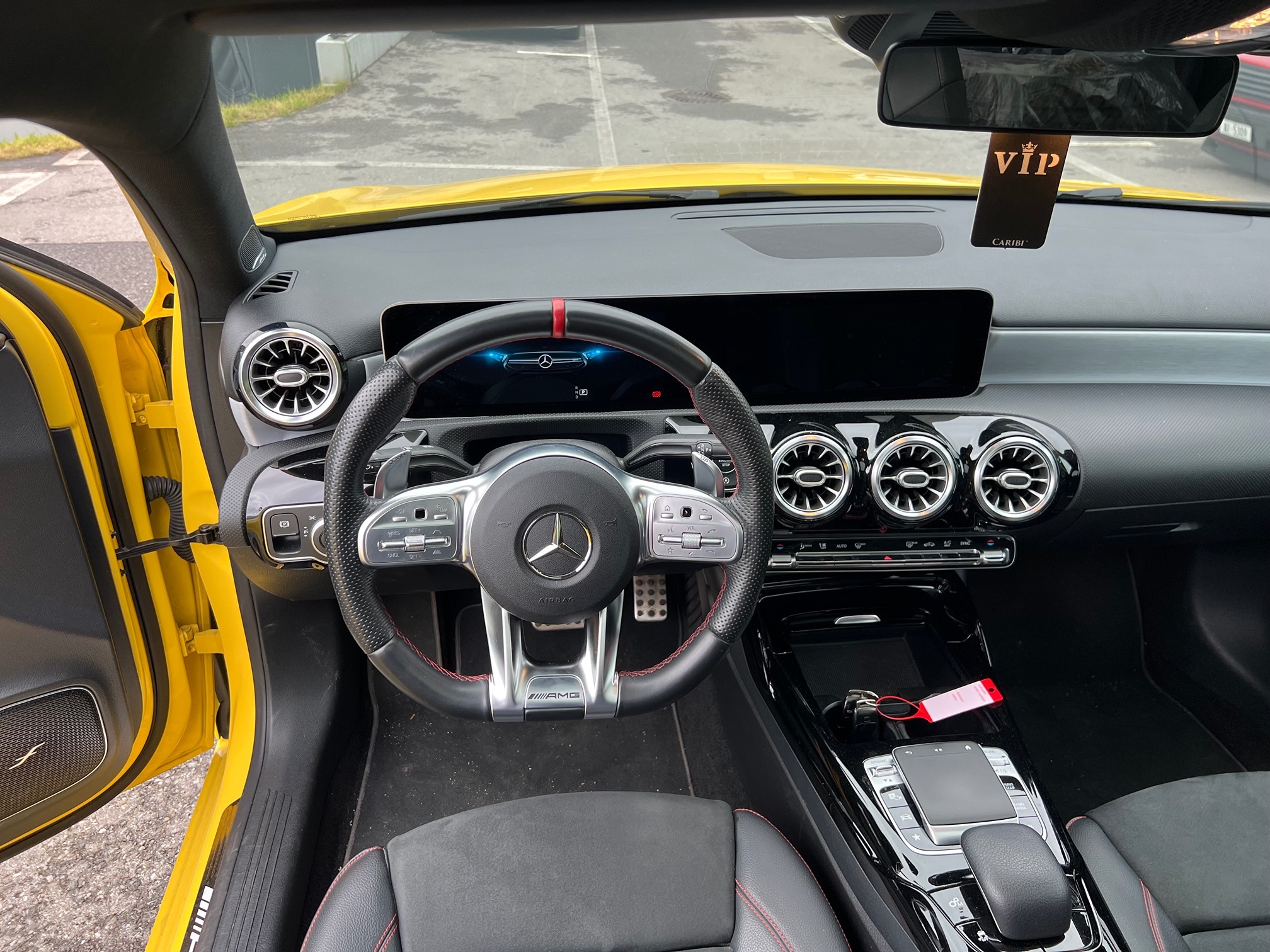 MERCEDES-BENZ AMG A 35 — zdjęcie 6