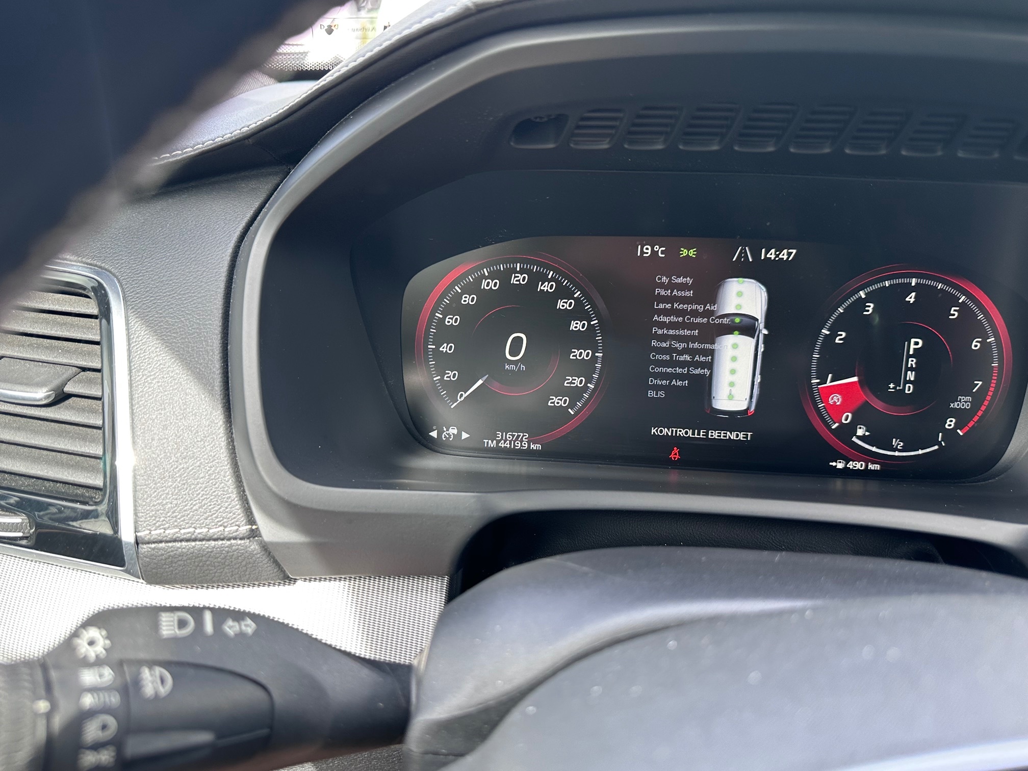 VOLVO XC90 T6 AWD — zdjęcie 11