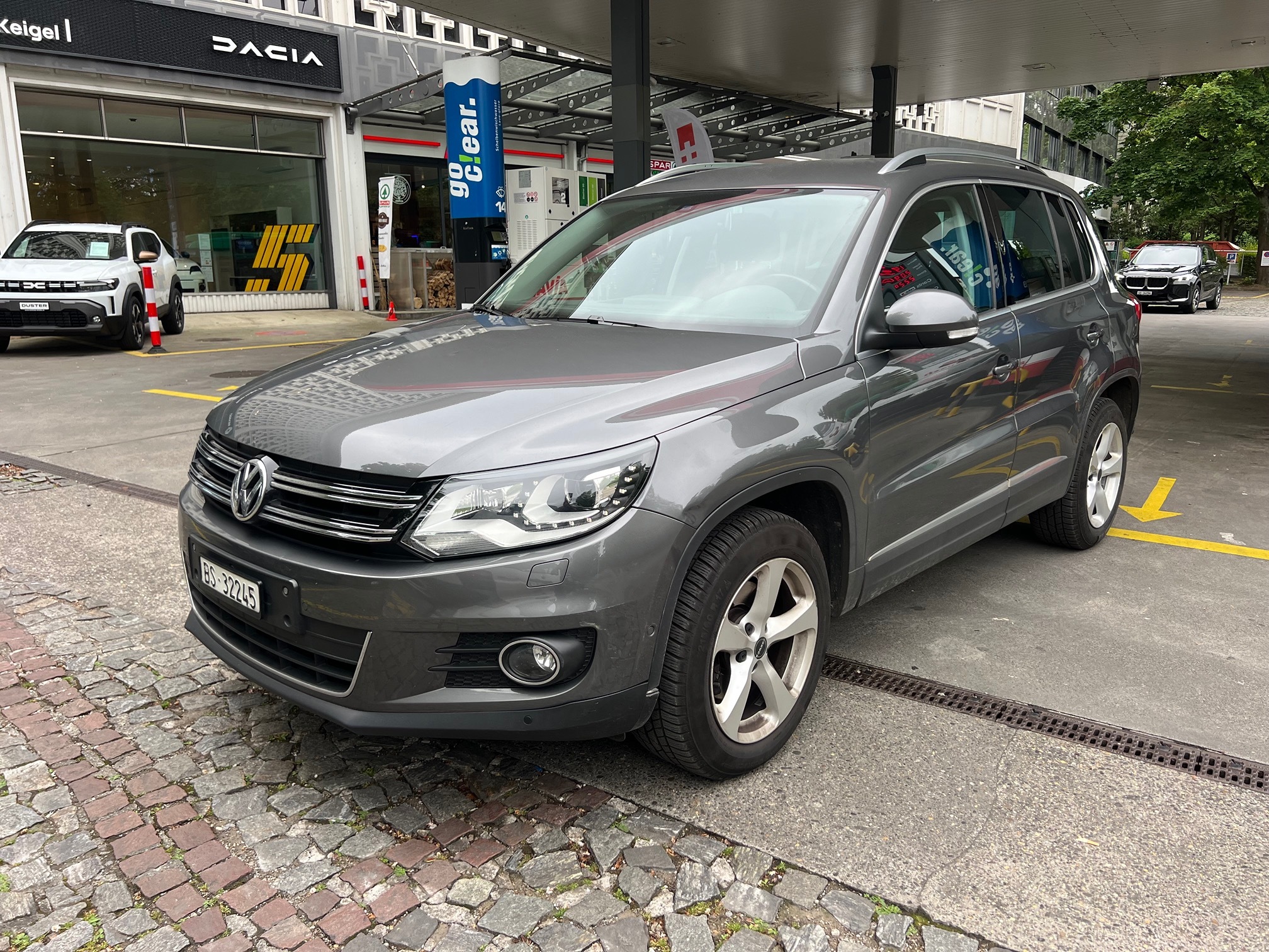VW tiguan 2.0 — zdjęcie 1