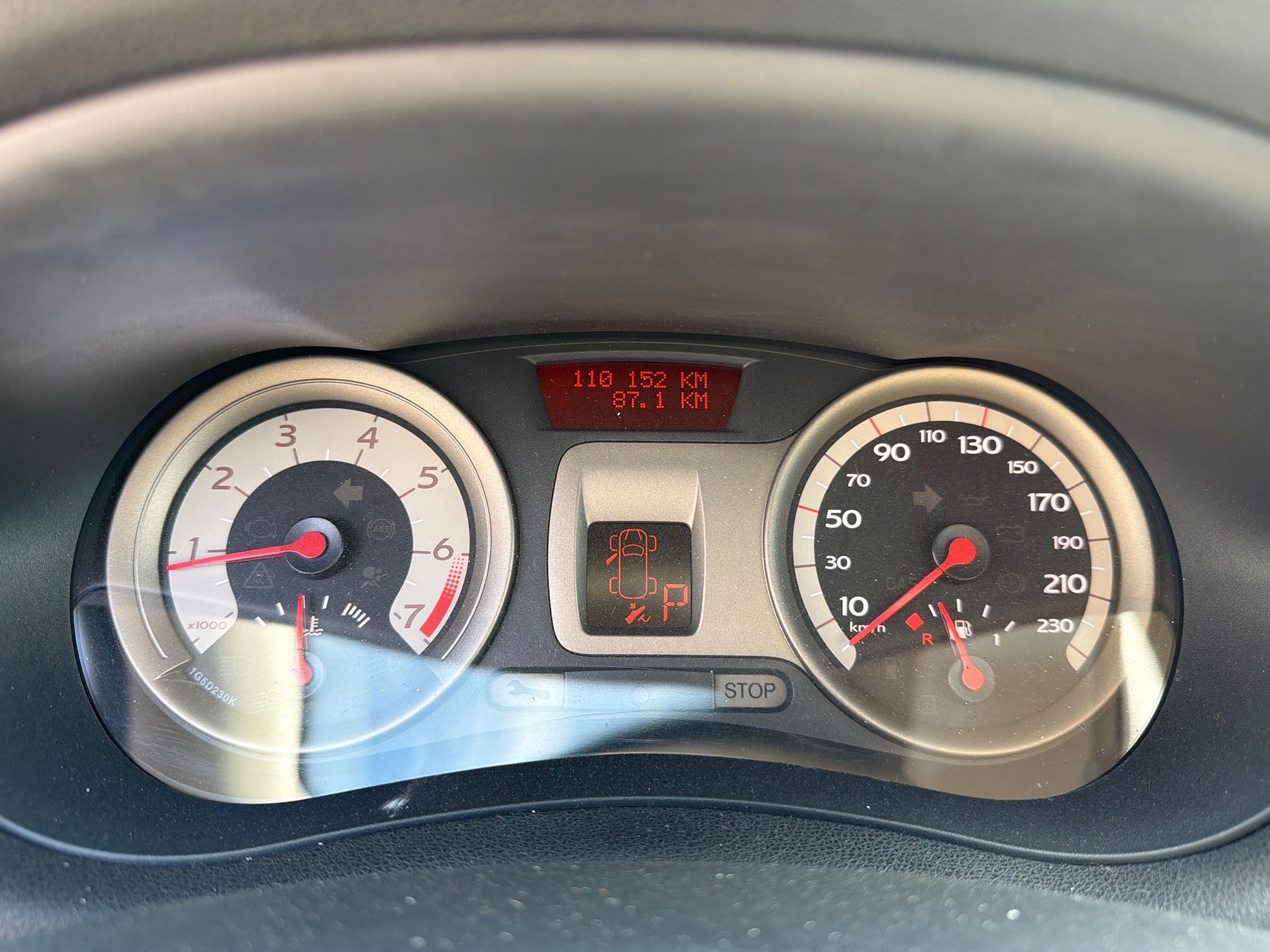 RENAULT Clio 1.6 16V — zdjęcie 10