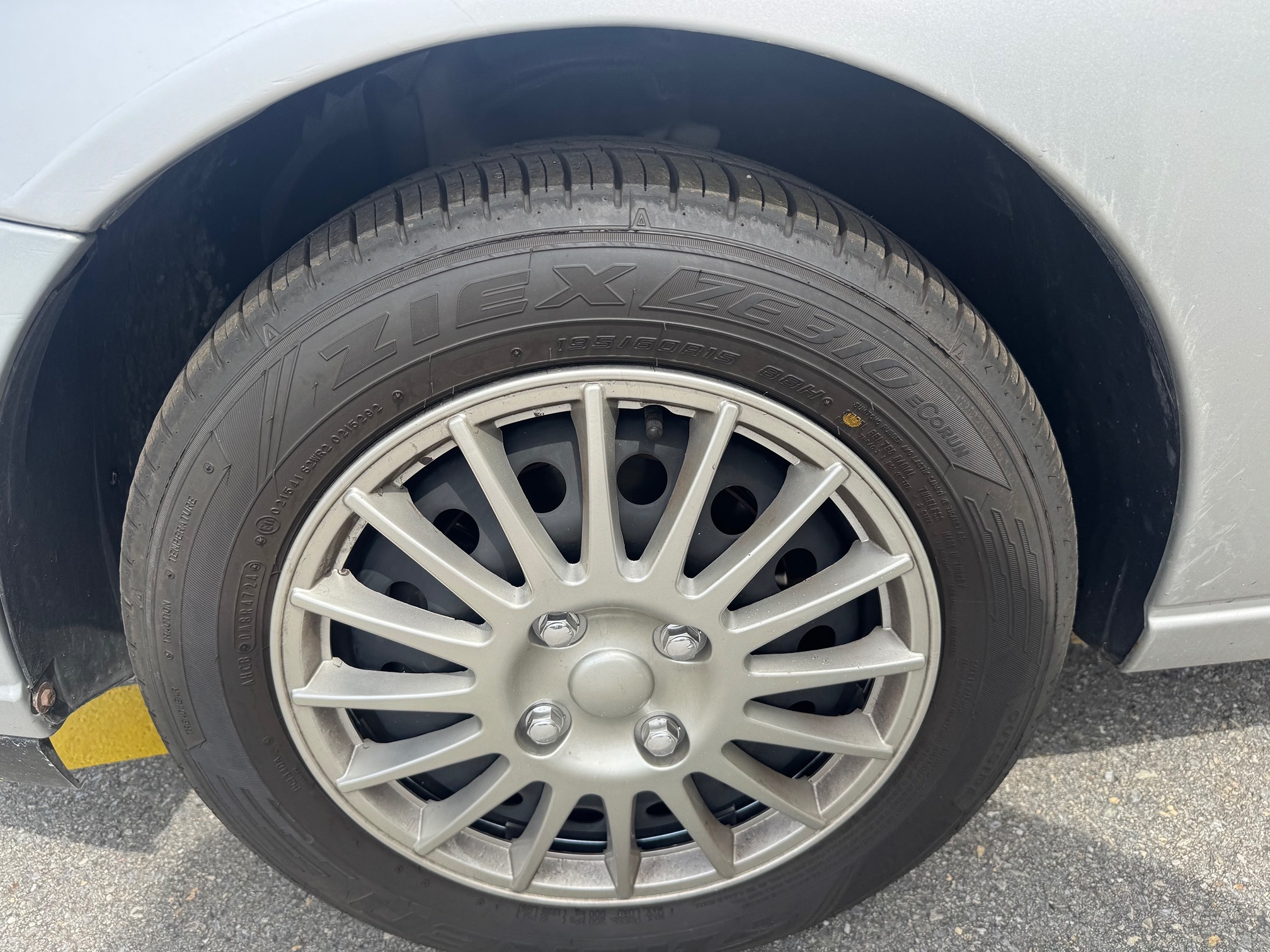 FORD Focus 1.6 16V — zdjęcie 15