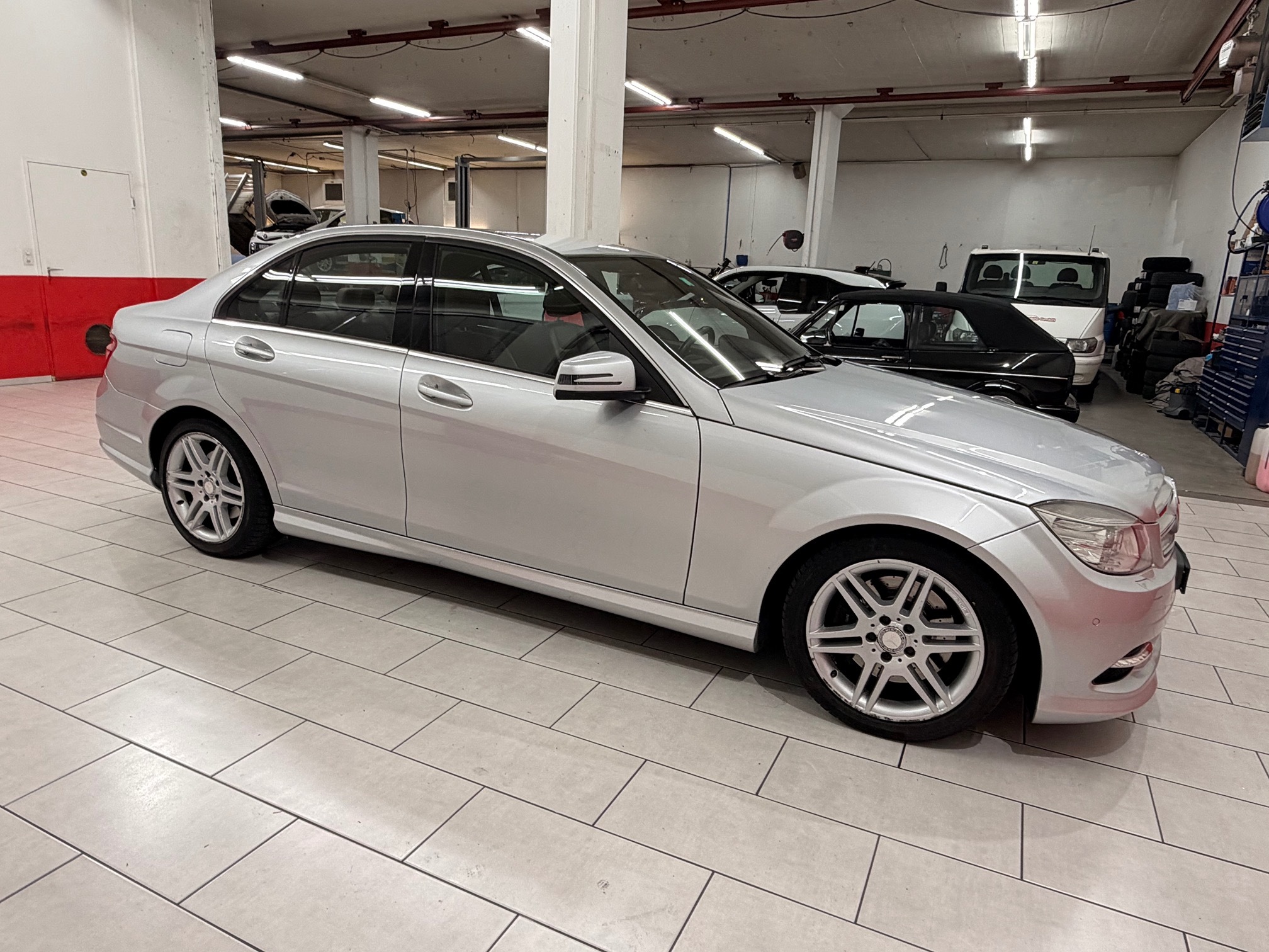MERCEDES-BENZ C 350 4-m — zdjęcie 8