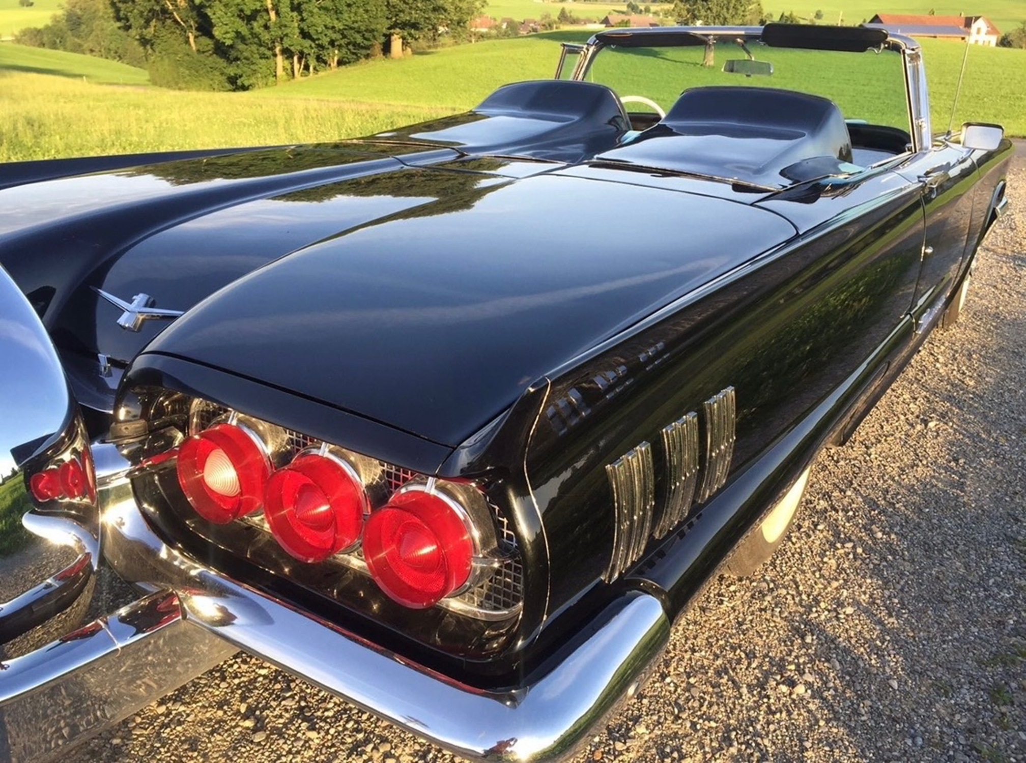 FORD Thunderbird — zdjęcie 2
