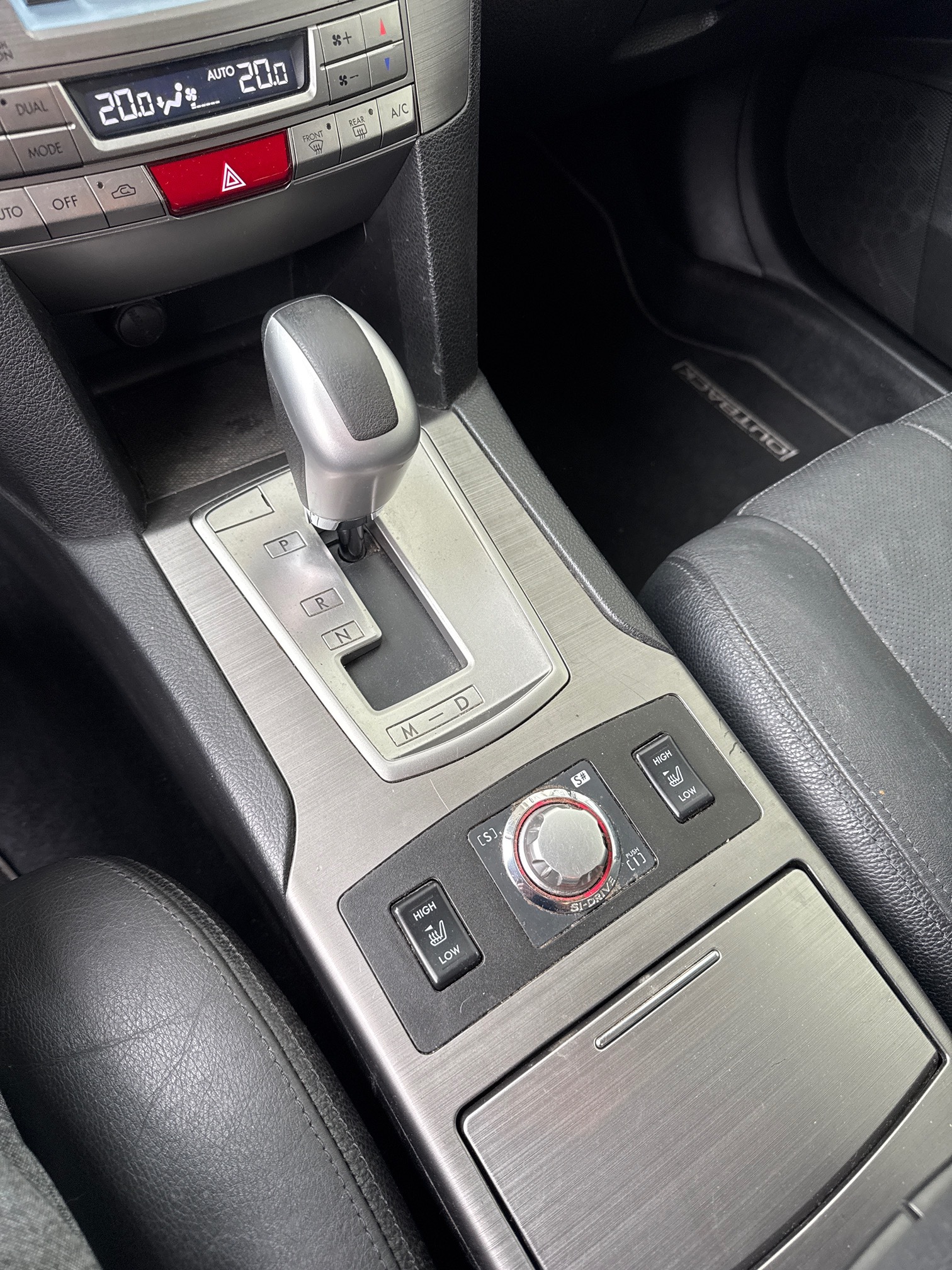 SUBARU Outback 3.6R AWD — zdjęcie 13
