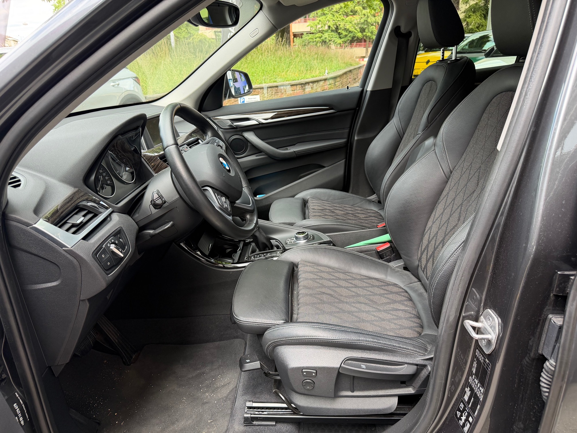 BMW X1 xDrive20i — zdjęcie 13