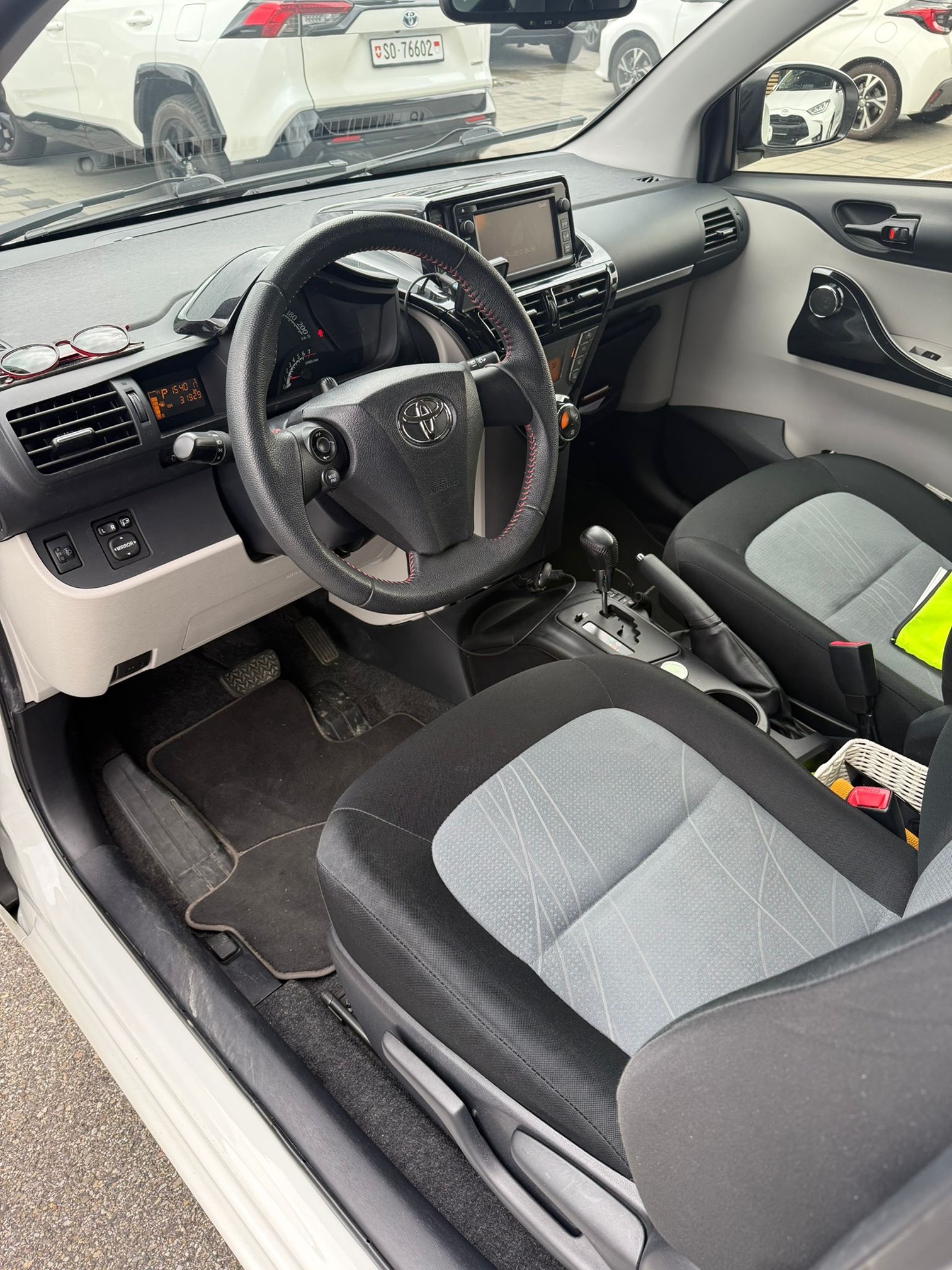TOYOTA IQ 1.33 — zdjęcie 10