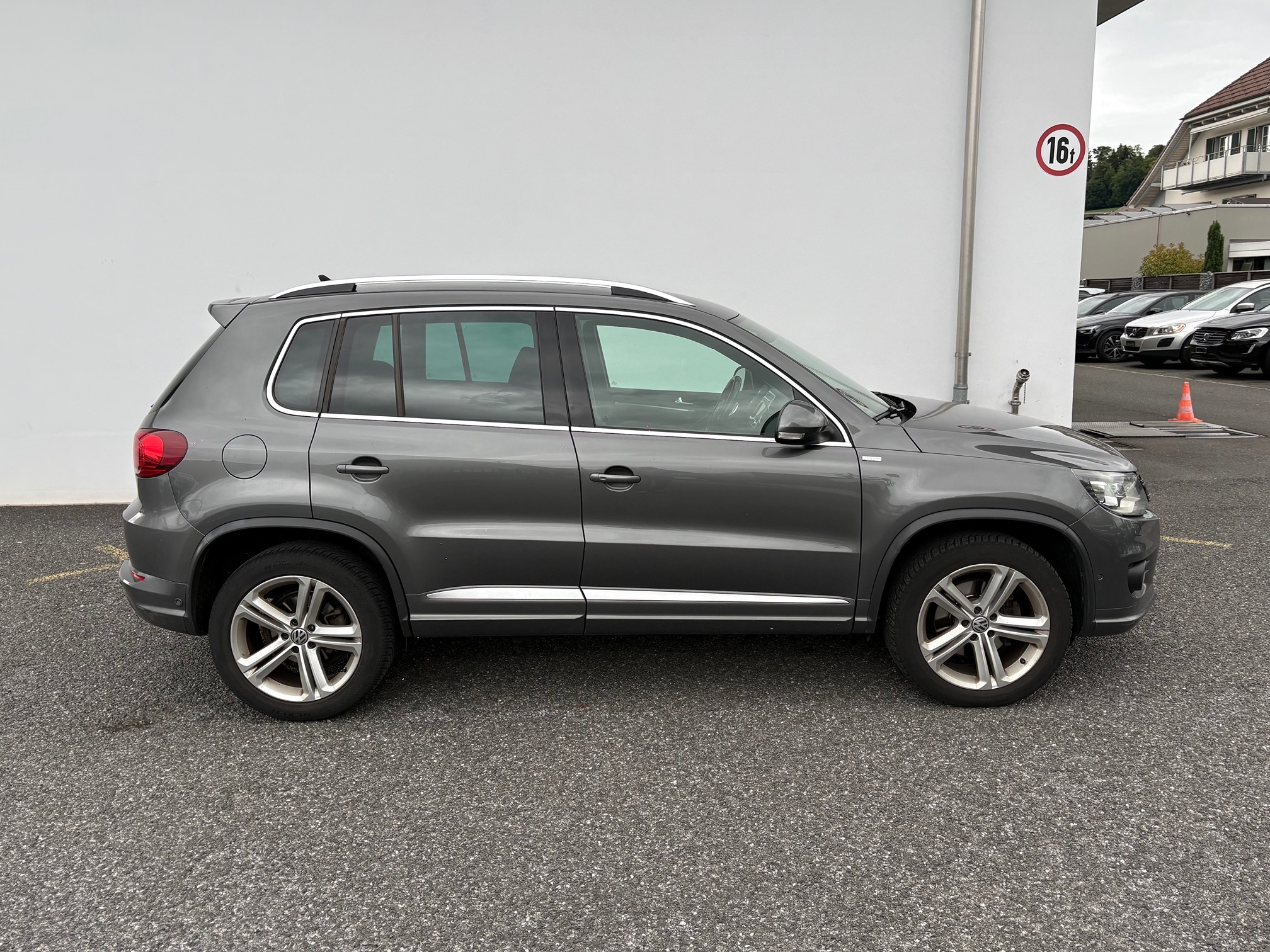 VW Tiguan 2.0 BMT — zdjęcie 8