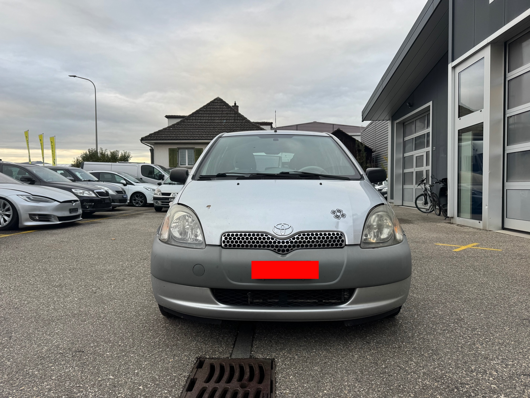 TOYOTA YARIS 1.3 — zdjęcie 2