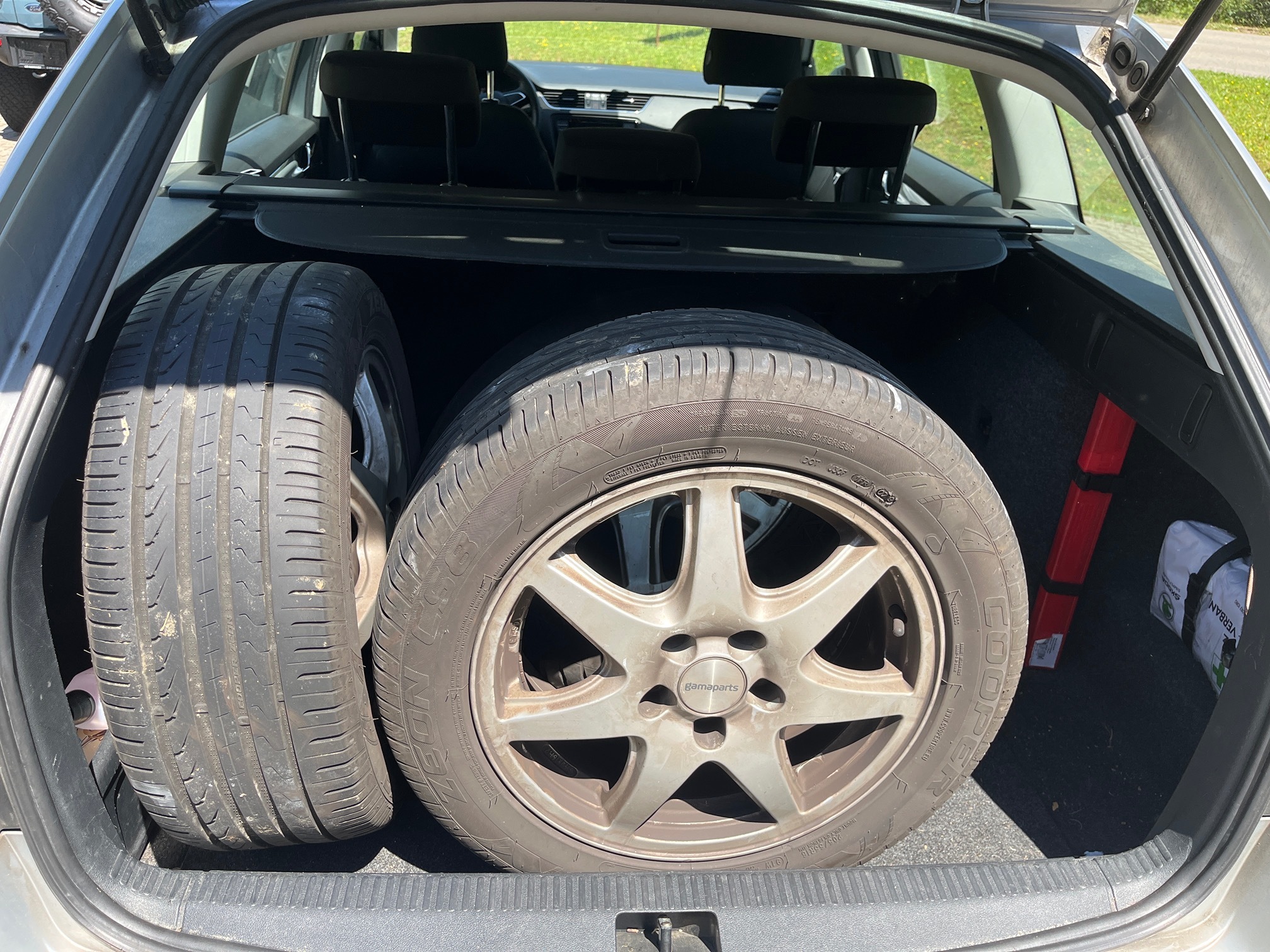 SKODA Octavia 1.4 Combi — zdjęcie 8