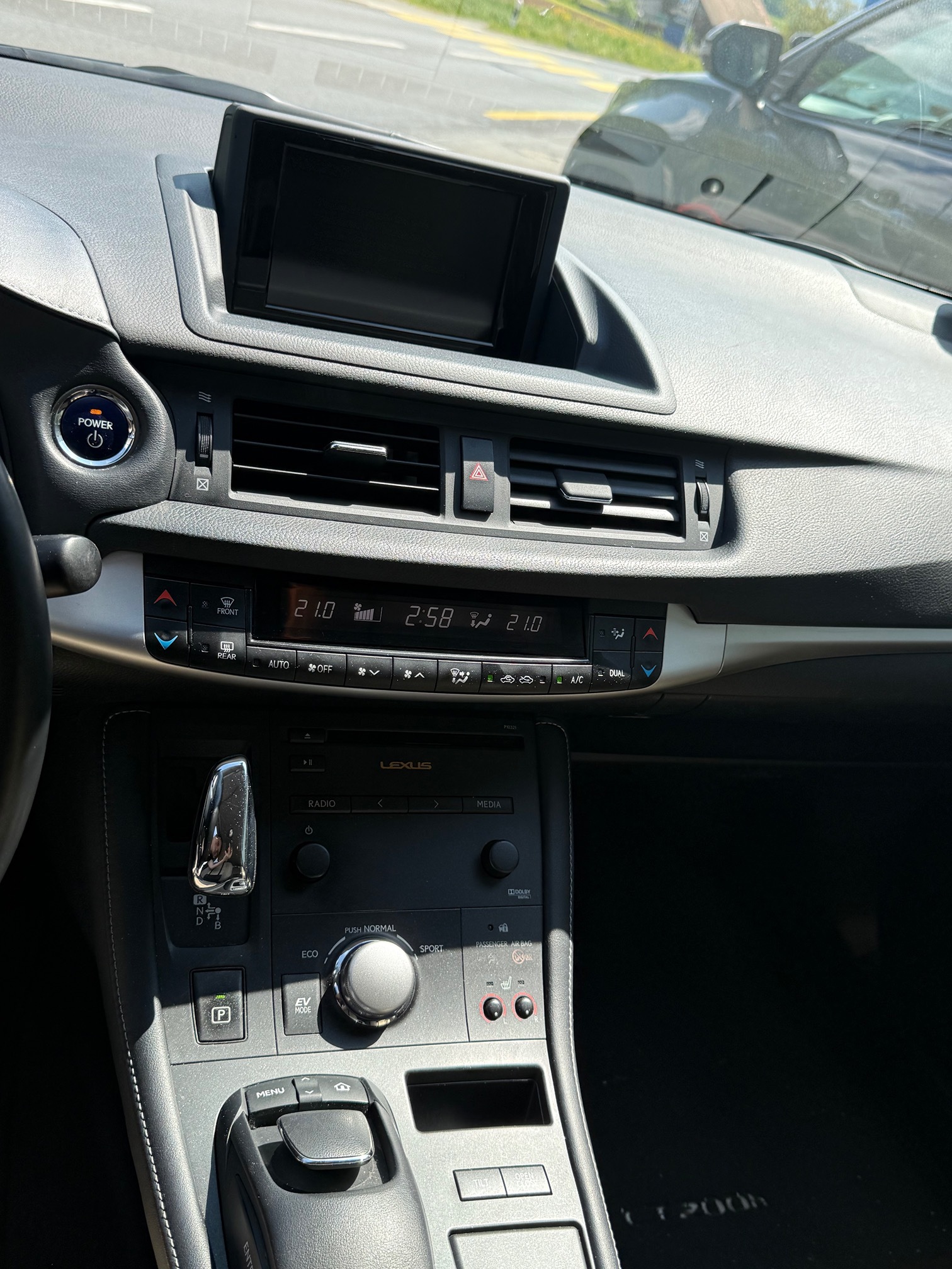 LEXUS CT200H — zdjęcie 10