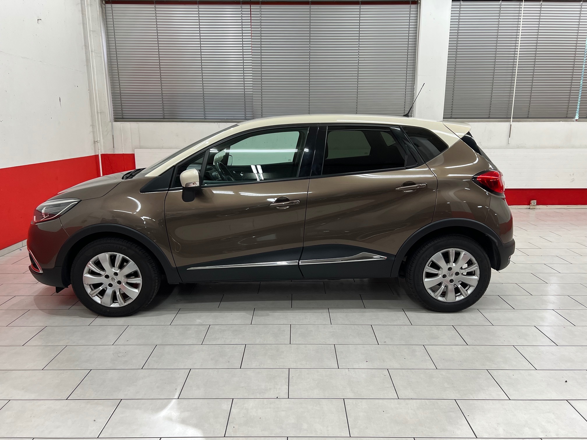 RENAULT Captur 1.2 120EDC — zdjęcie 1