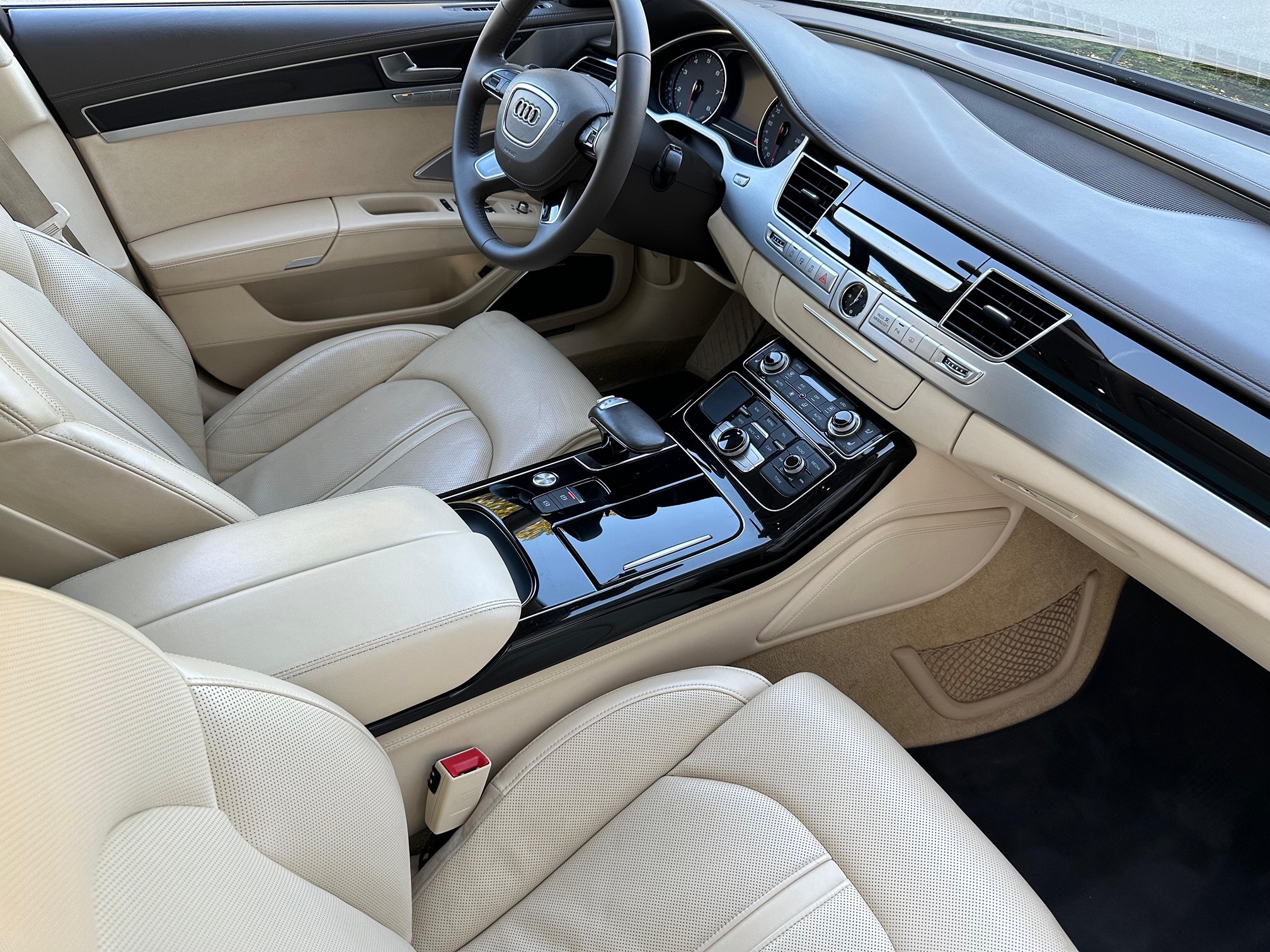 AUDI A8 L 4.0 TFSI — zdjęcie 12