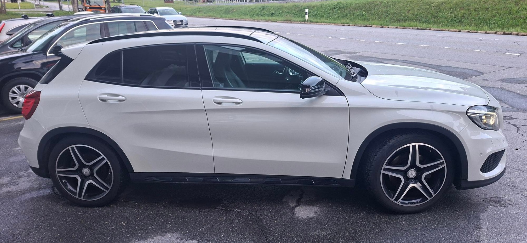 MERCEDES-BENZ GLA 250 4m — zdjęcie 14