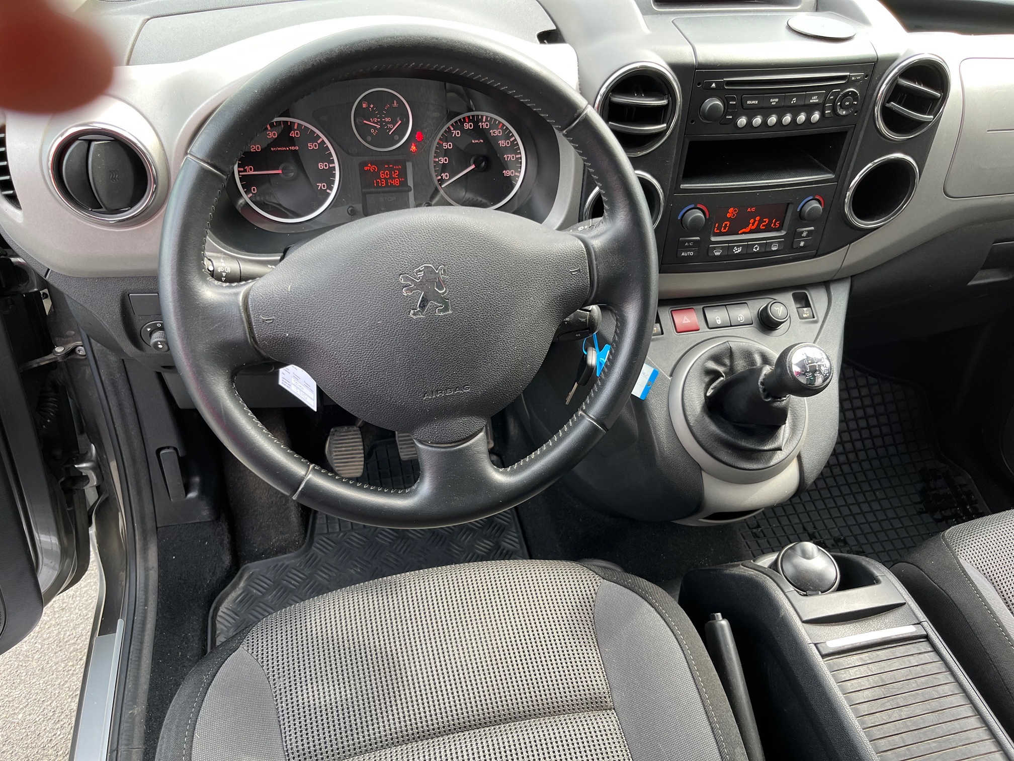 PEUGEOT Partner HDi110FAP — zdjęcie 7