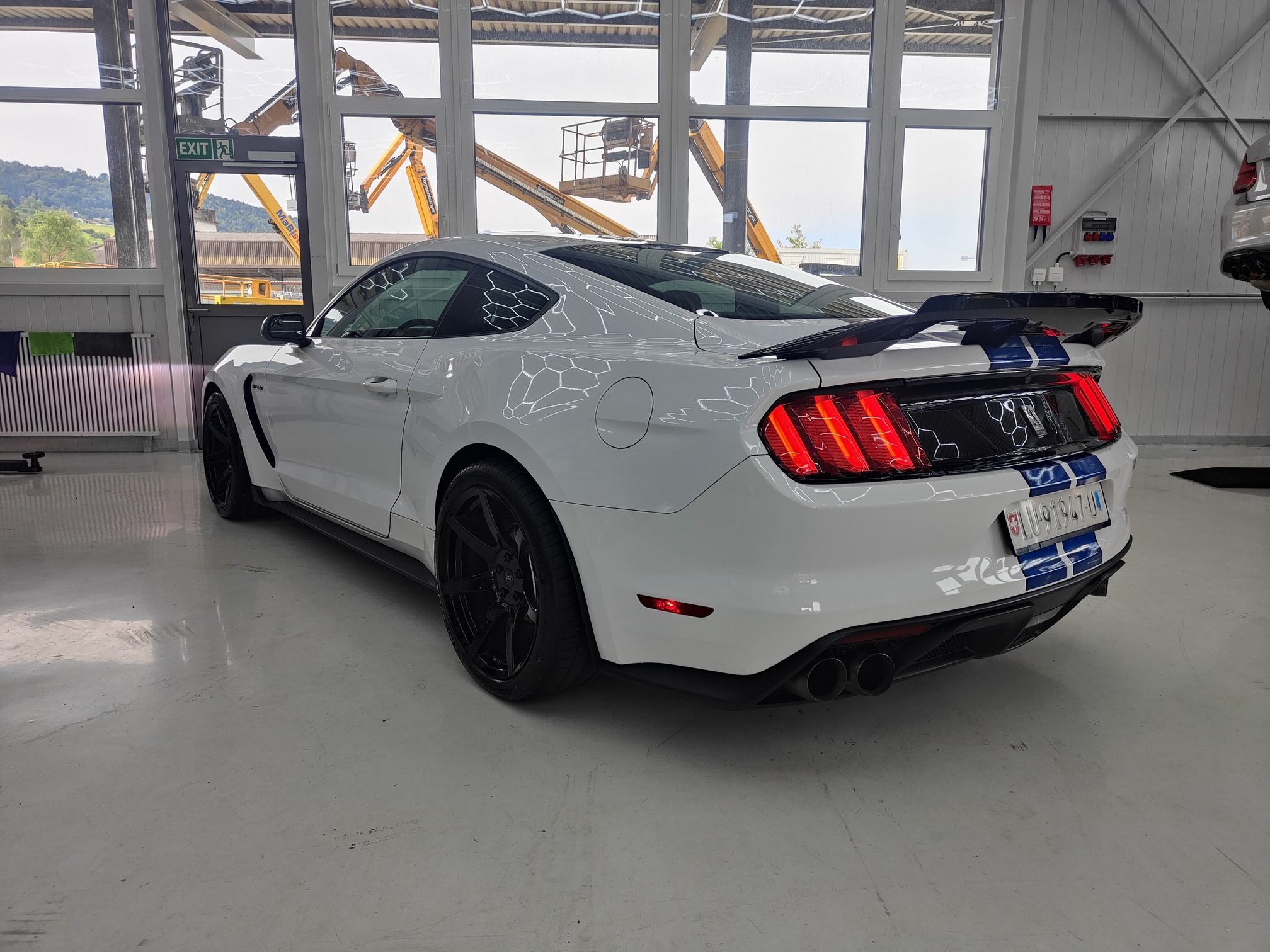 FORD Mustang Shelby GT 350 — zdjęcie 10