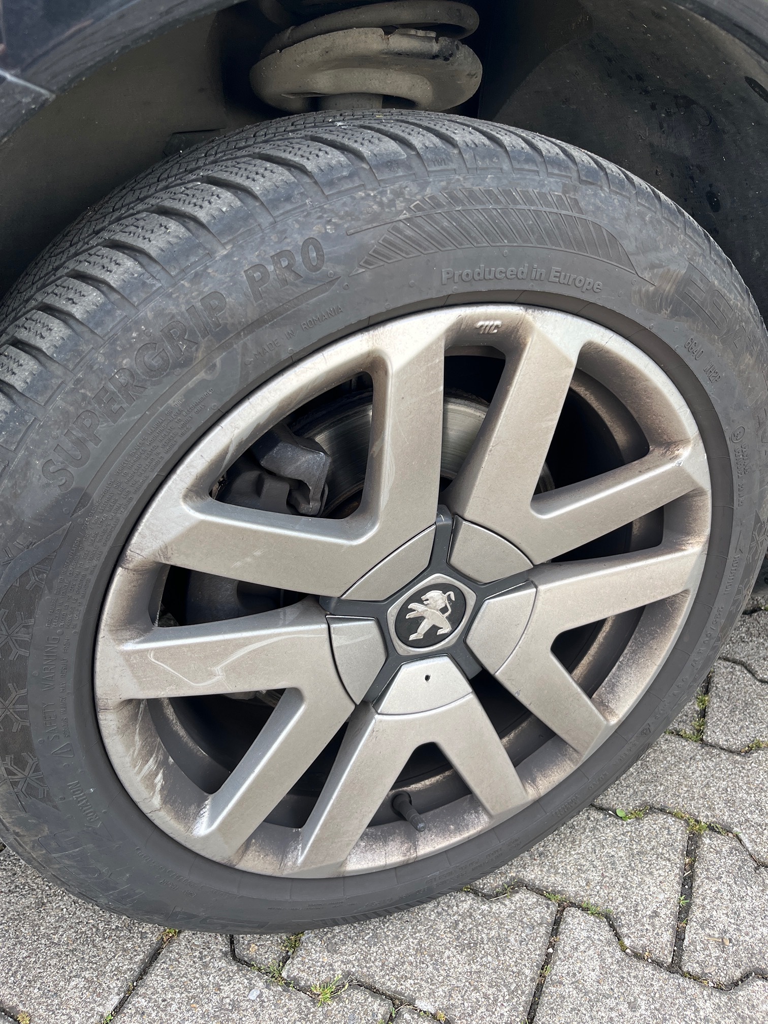 PEUGEOT 3008 HYbrid4 — zdjęcie 10