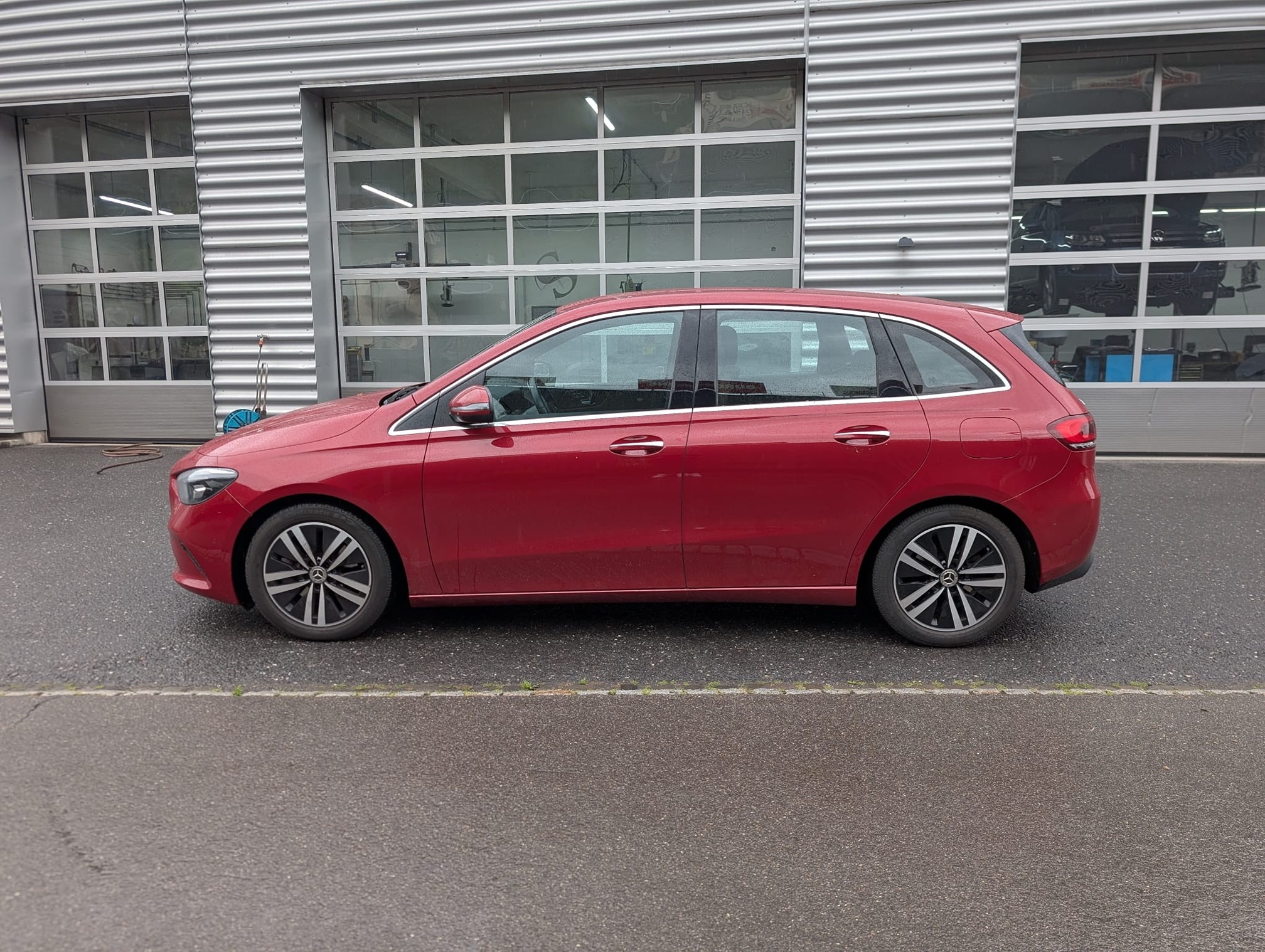 MERCEDES-BENZ B 220 4m — zdjęcie 5