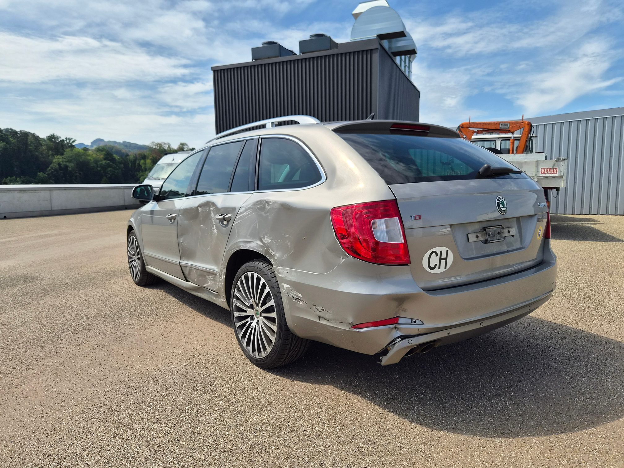 SKODA Superb 2.0 TDI — zdjęcie 4