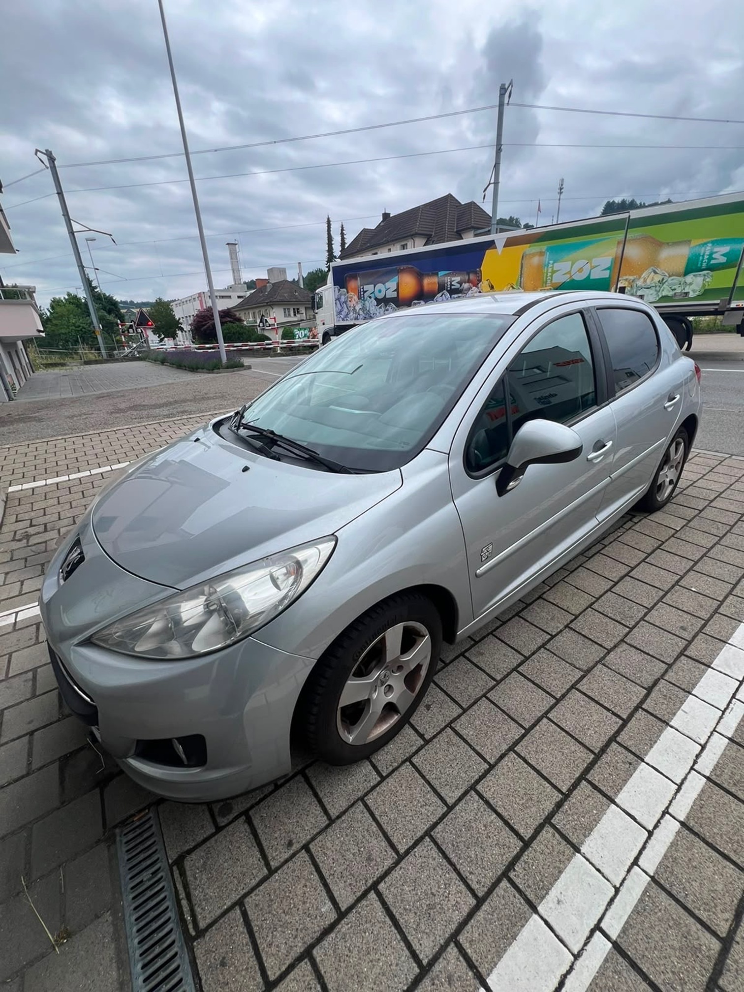 PEUGEOT 207 1.6i 16V — zdjęcie 3