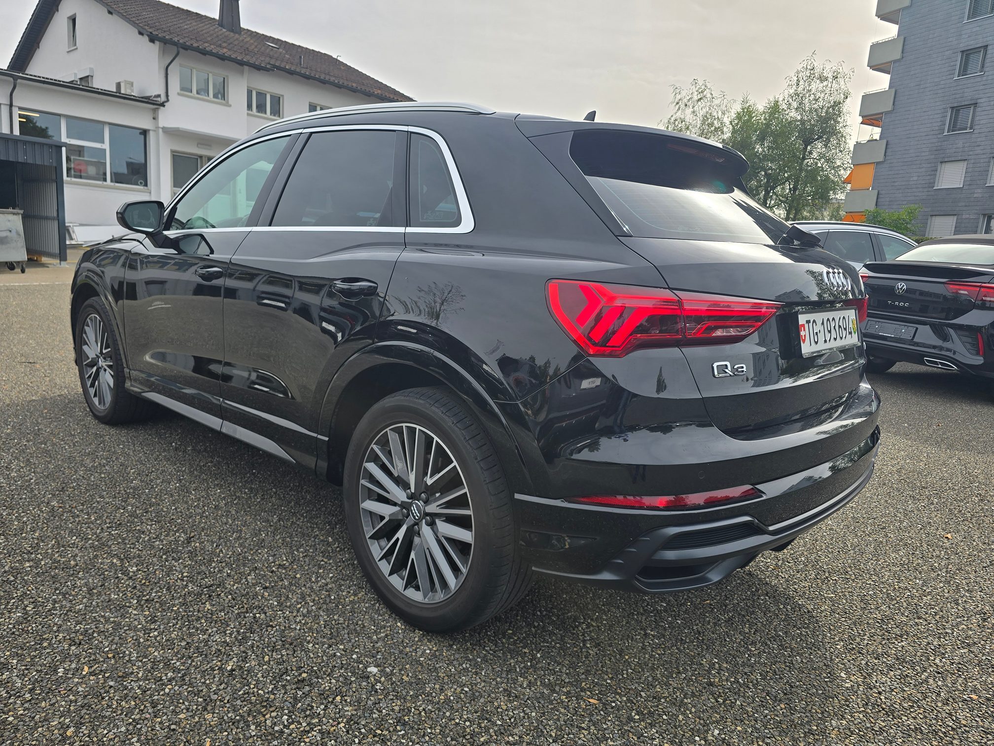AUDI Q3 45 TFSI S line quattro S-Tronic  — zdjęcie 2