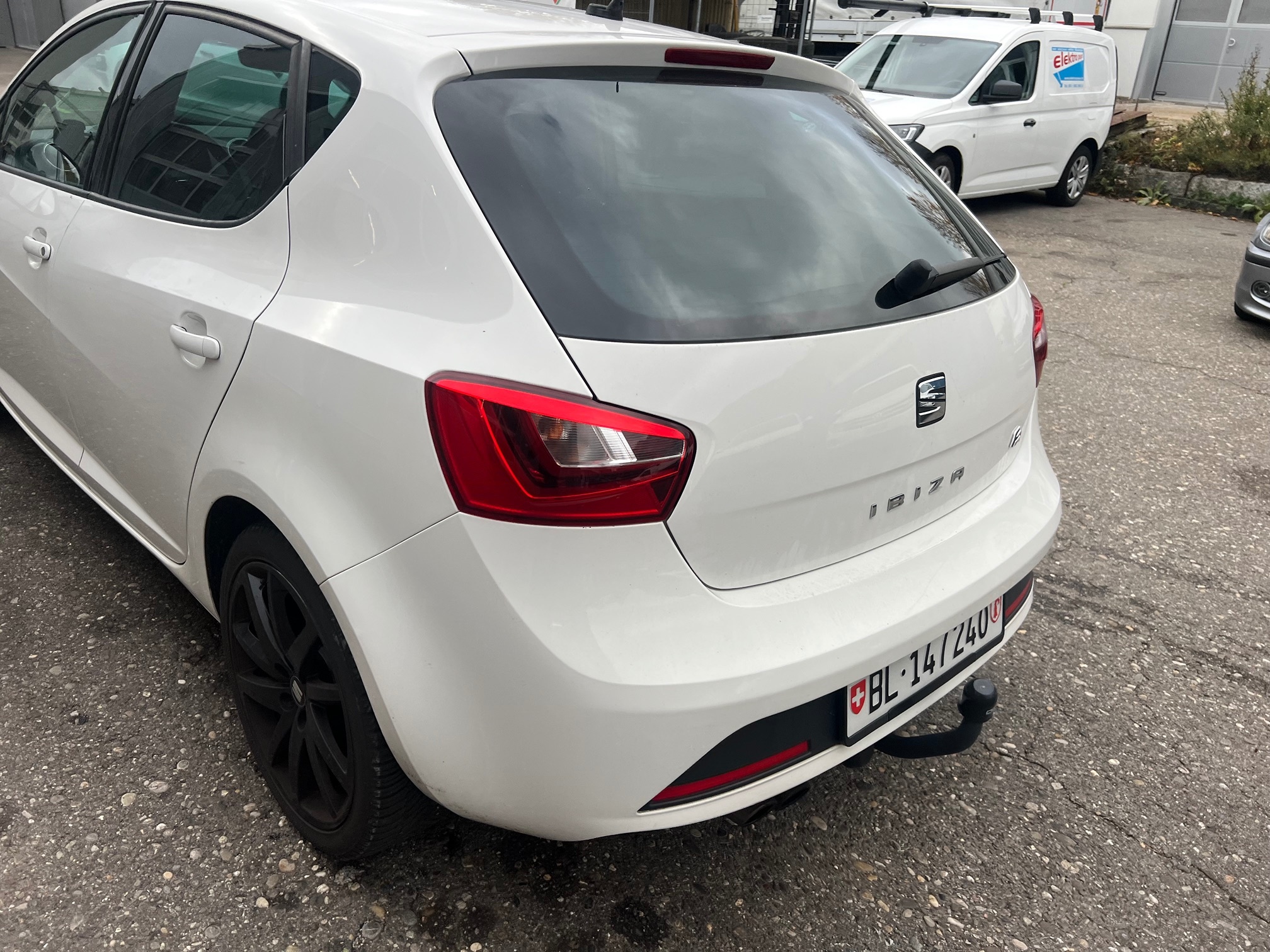 SEAT Ibiza 1.4 — zdjęcie 13