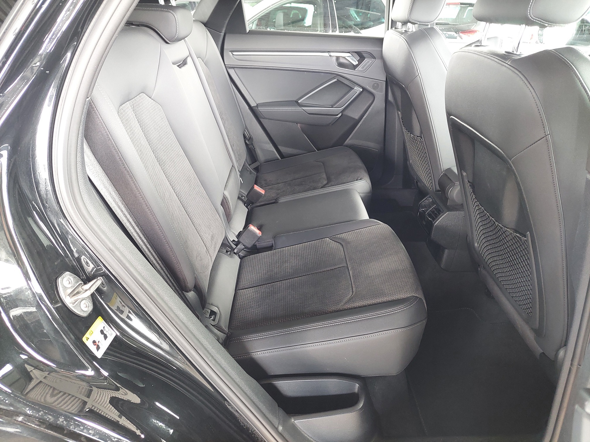 AUDI Q3 SB 40 TDI quattro  — zdjęcie 9