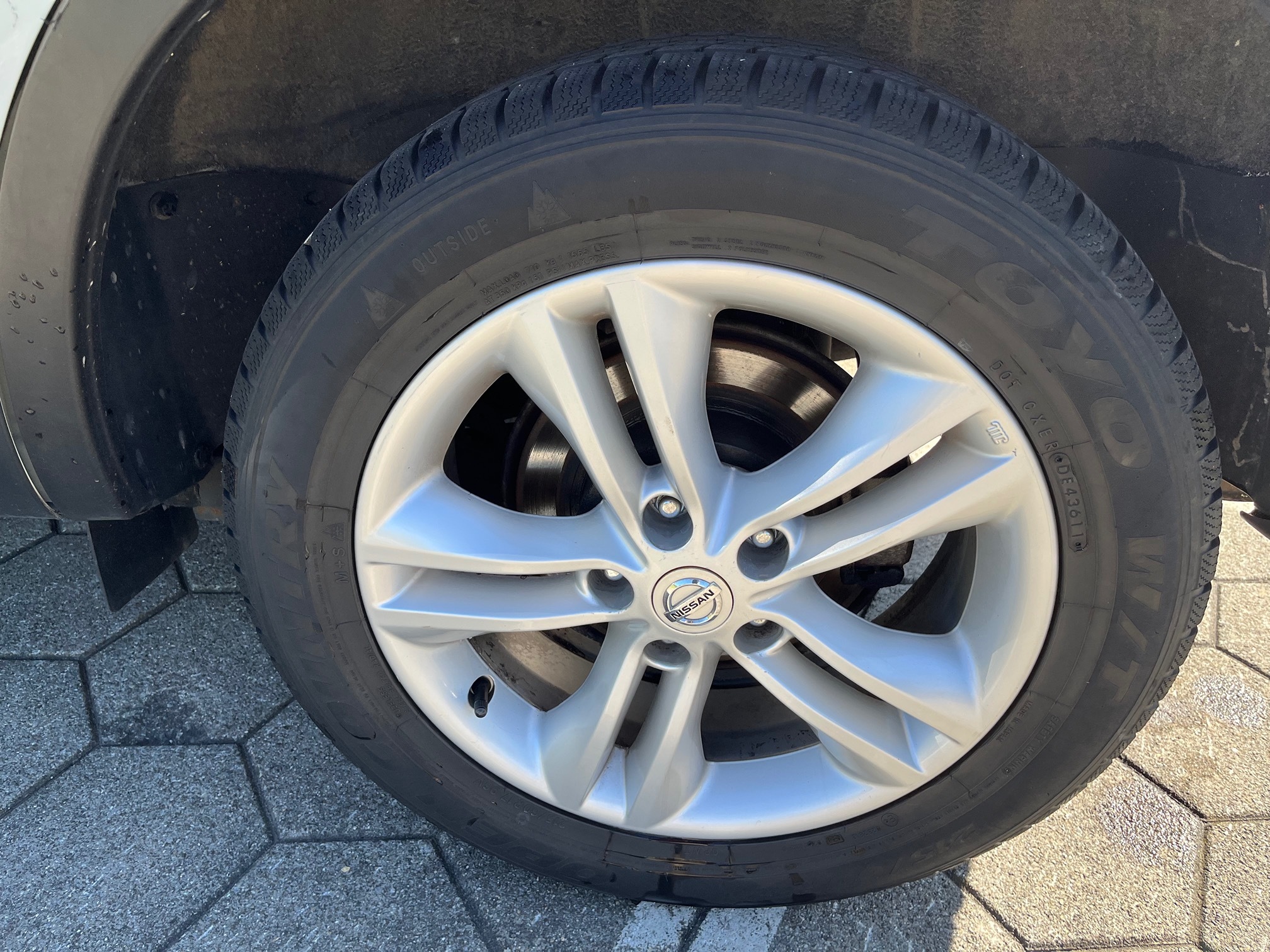 NISSAN Qashqai 2.0 4x4 — zdjęcie 7