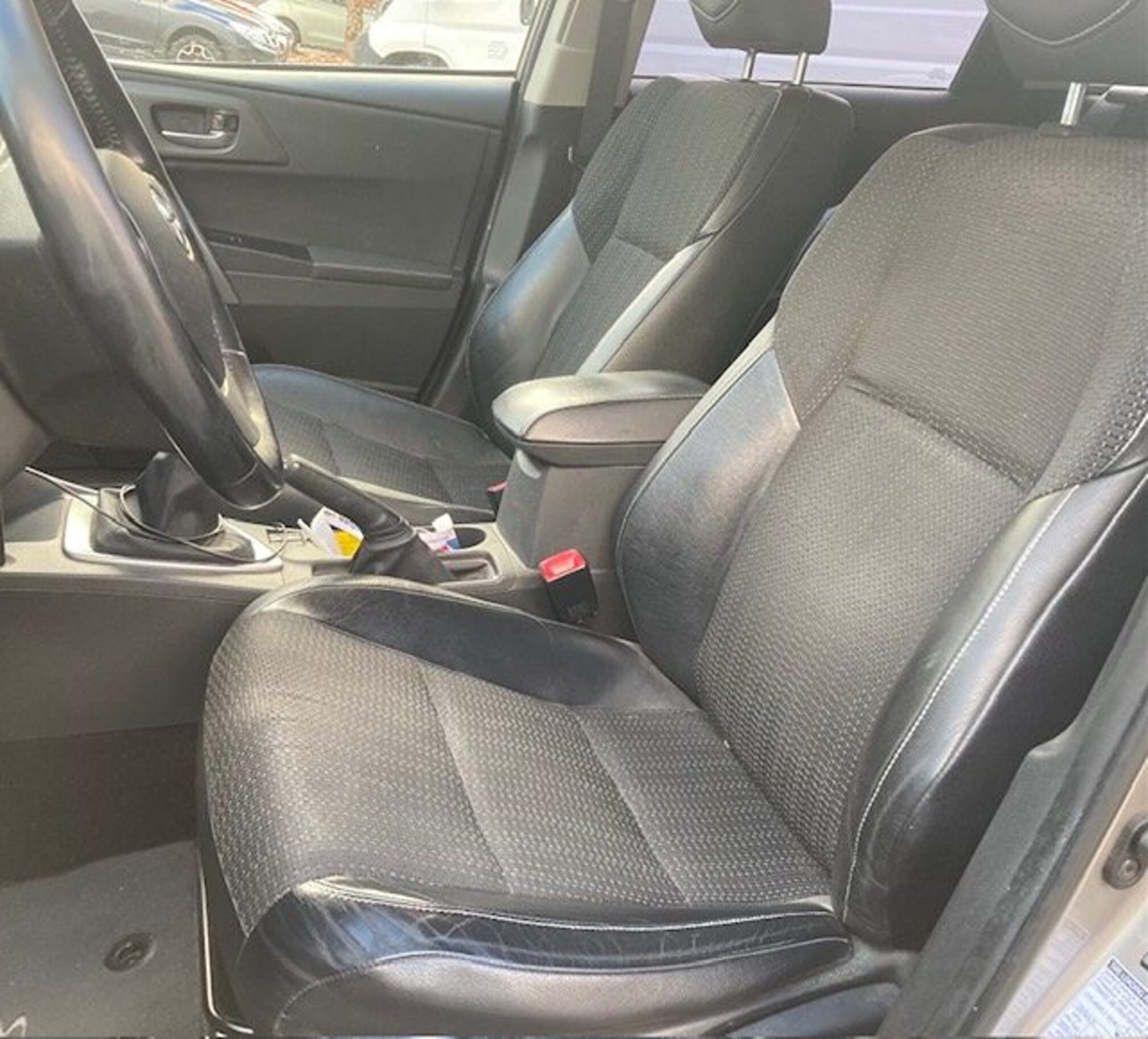 TOYOTA Auris 2.0 DPF — zdjęcie 15