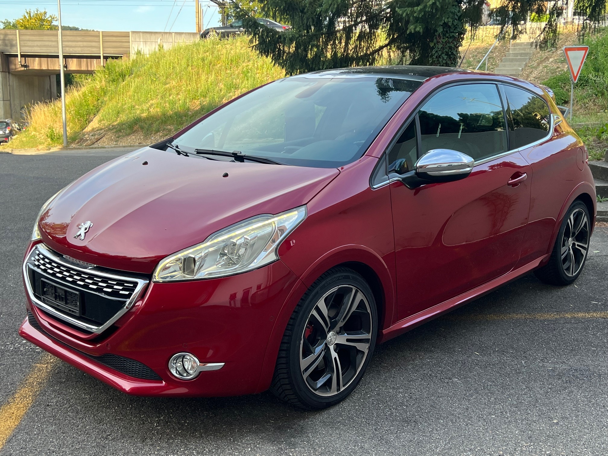 PEUGEOT 208 1.6 GTI Turbo — zdjęcie 3